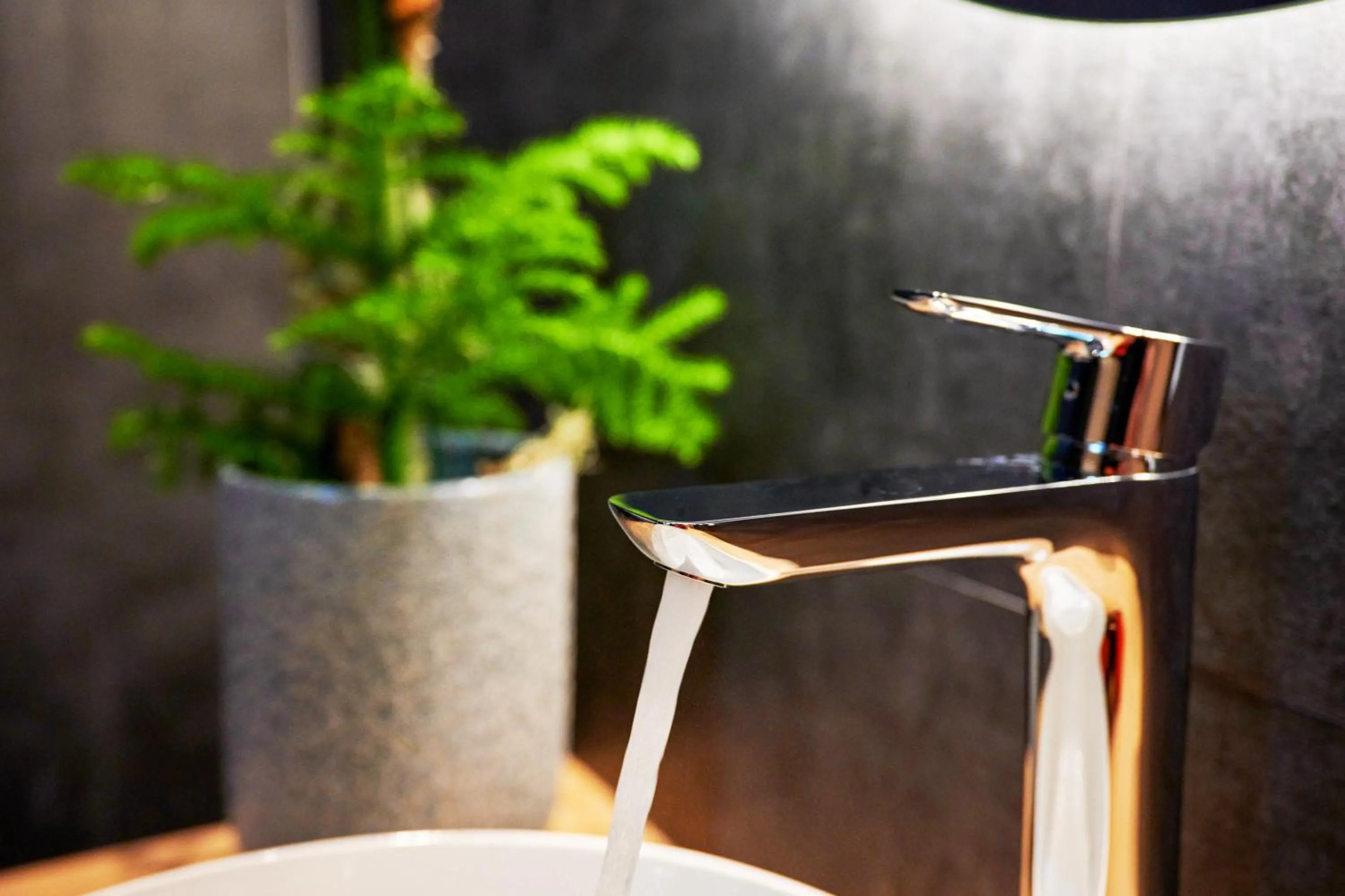 Bathroom in Wellness und Brunch Hotel MorgenZeit beheizter Naturpool mit Sandstrand Genuss Frühstück bis 13 Uhr Hochkönig Sommercard