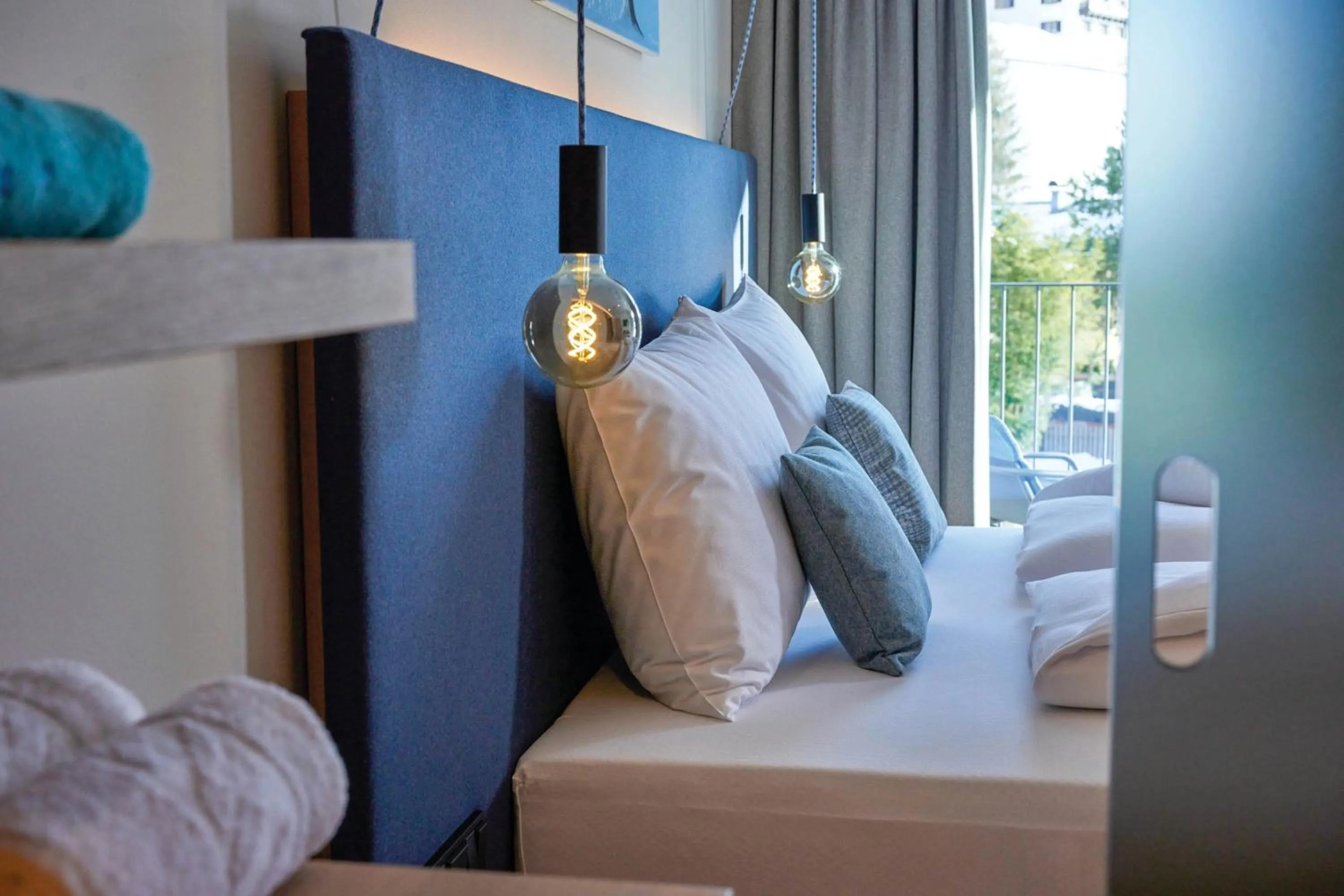 Bed in Wellness und Brunch Hotel MorgenZeit beheizter Naturpool mit Sandstrand Genuss Frühstück bis 13 Uhr Hochkönig Sommercard