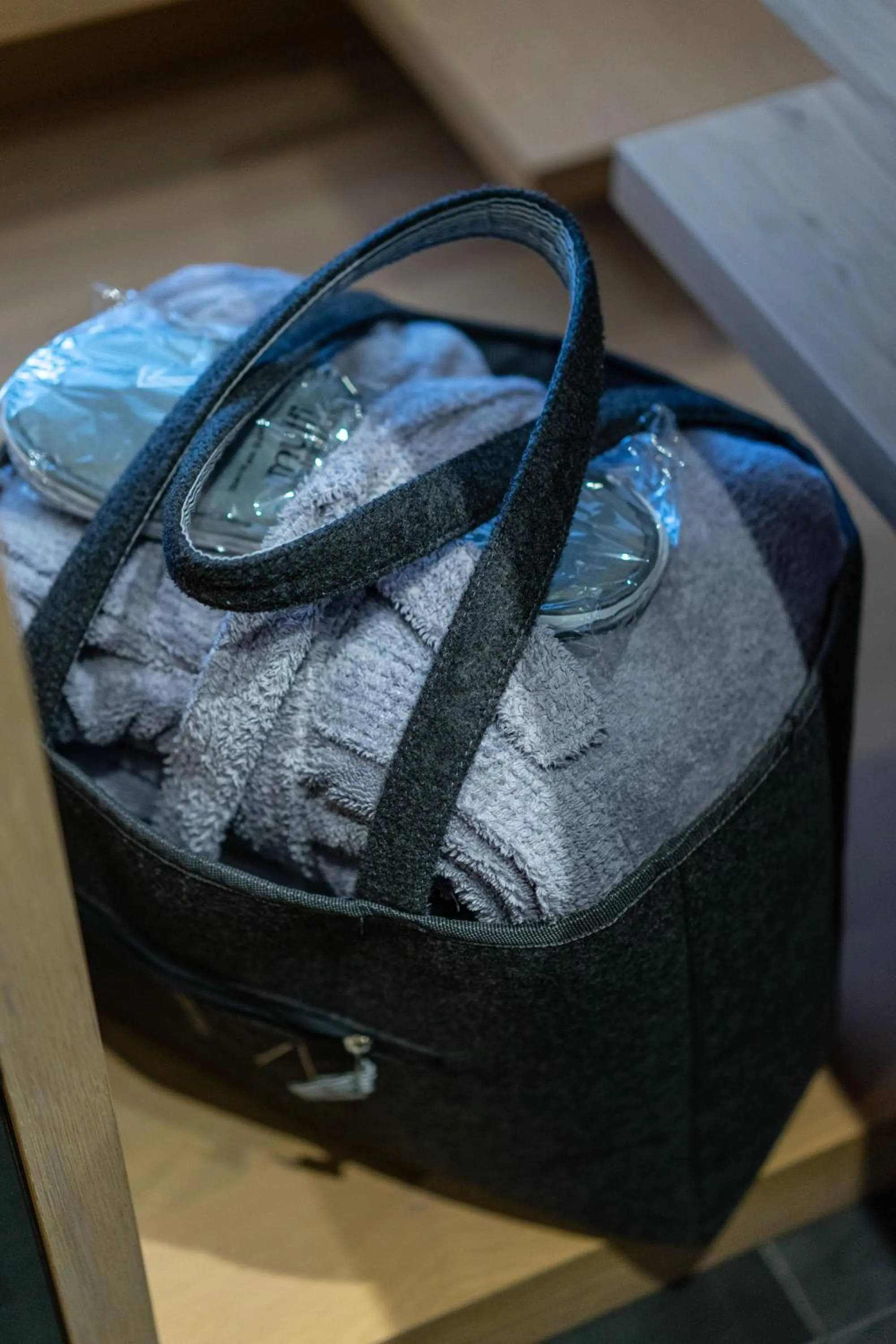 Spa and wellness centre/facilities in Wellness und Brunch Hotel MorgenZeit beheizter Naturpool mit Sandstrand Genuss Frühstück bis 13 Uhr Hochkönig Sommercard