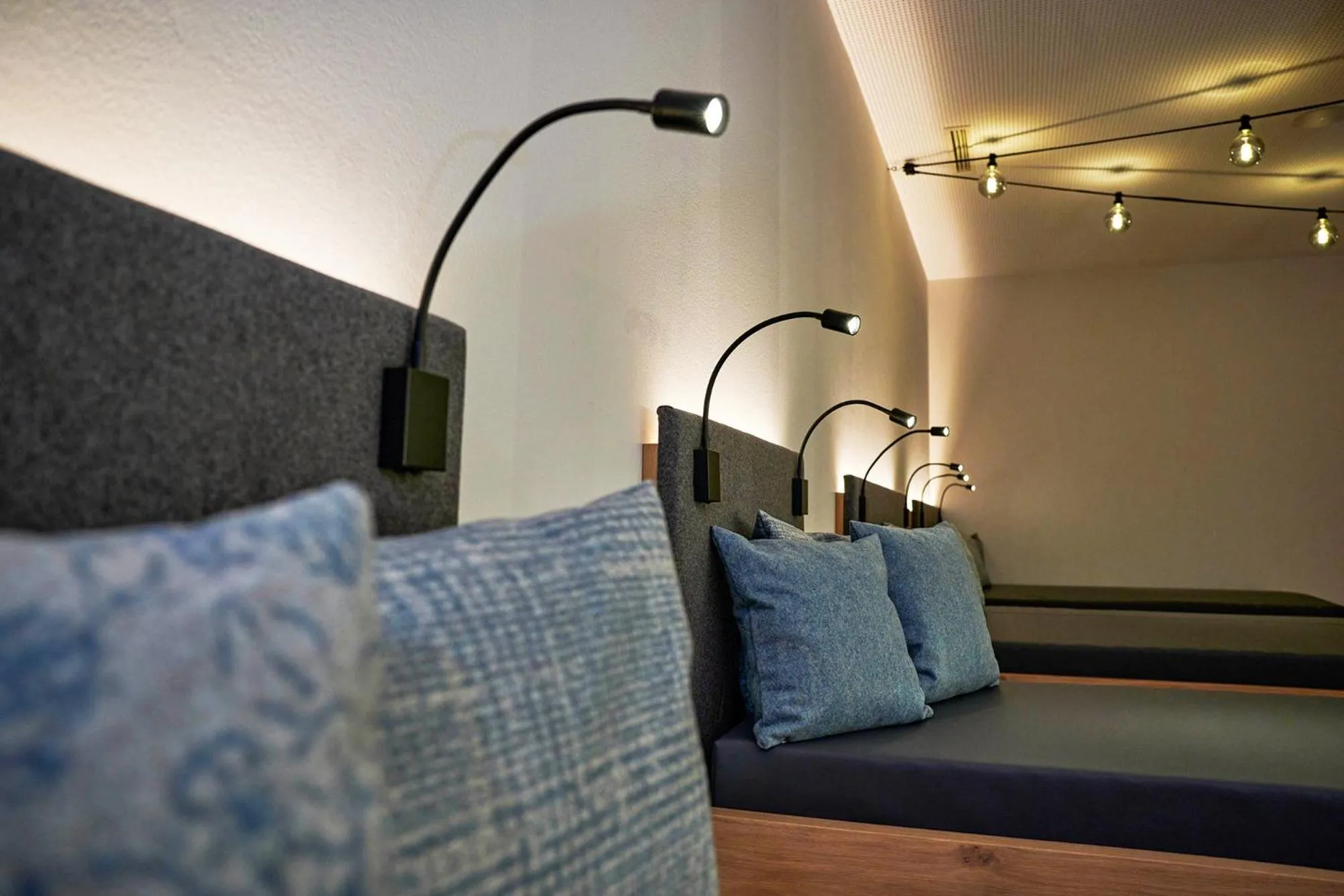 Spa and wellness centre/facilities in Wellness und Brunch Hotel MorgenZeit beheizter Naturpool mit Sandstrand Genuss Frühstück bis 13 Uhr Hochkönig Sommercard