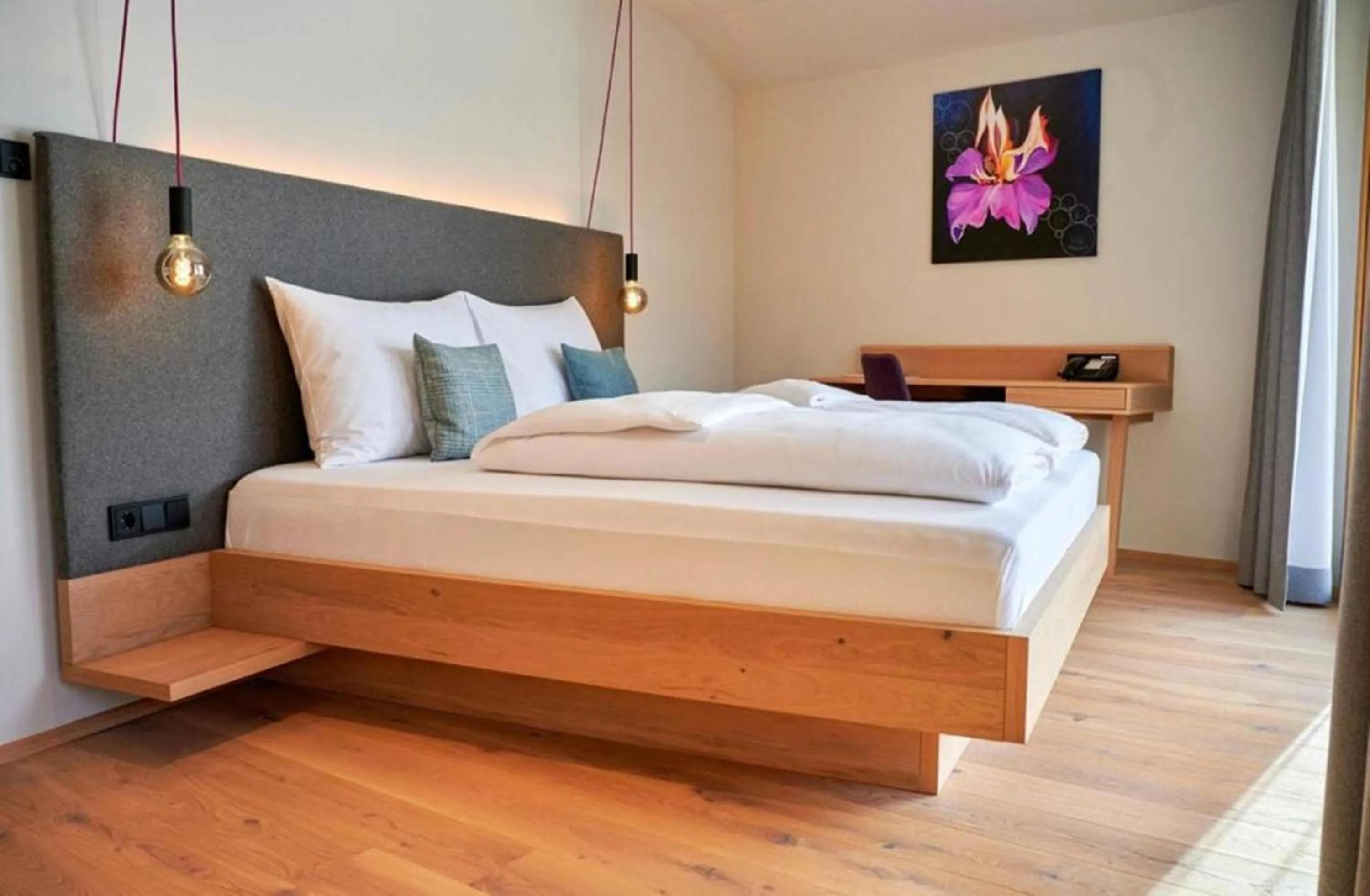 Photo of the whole room, Bed in Wellness und Brunch Hotel MorgenZeit beheizter Naturpool mit Sandstrand Genuss Frühstück bis 13 Uhr Hochkönig Sommercard