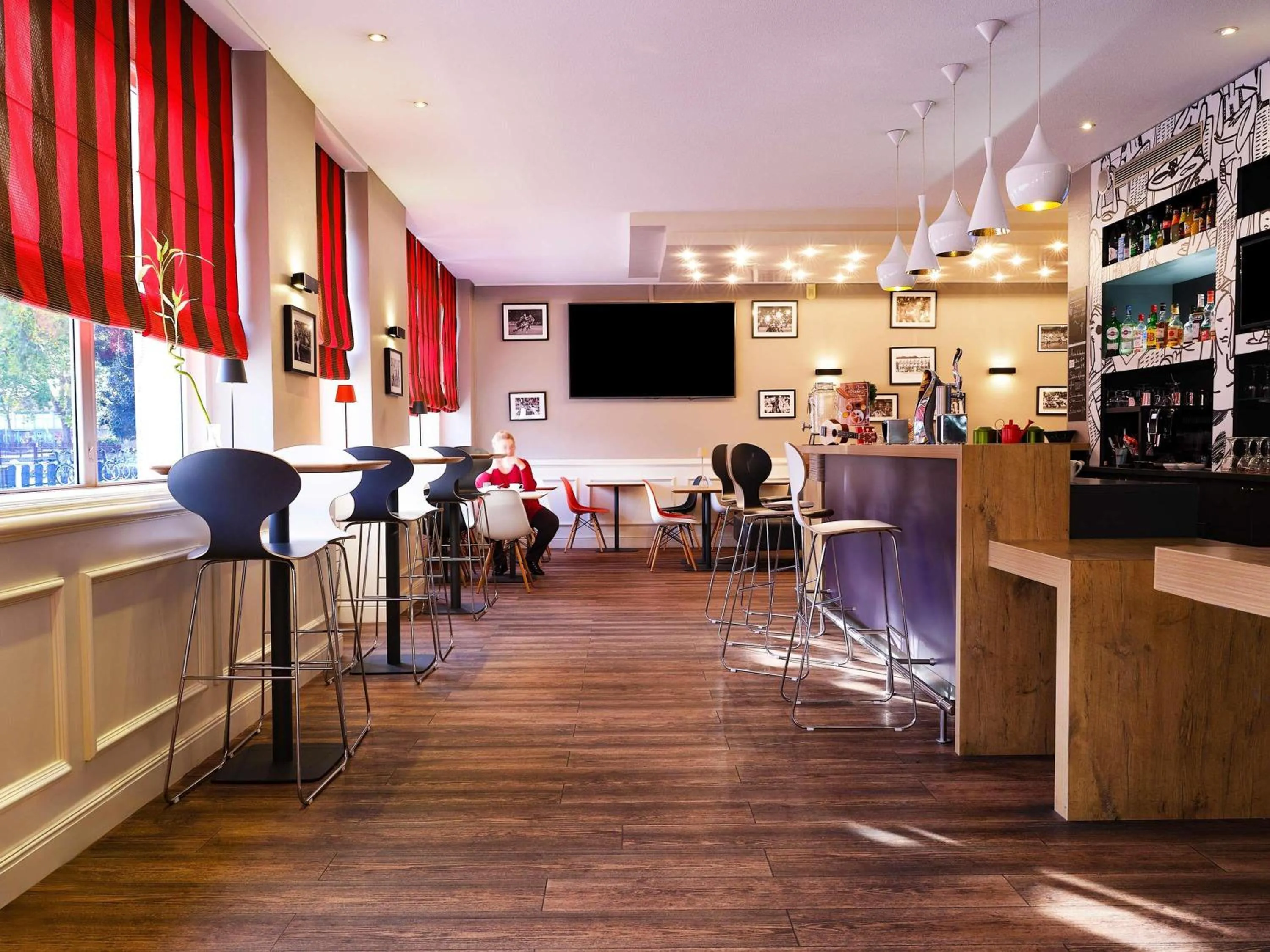 Lounge or bar in ibis Toulouse Gare Matabiau