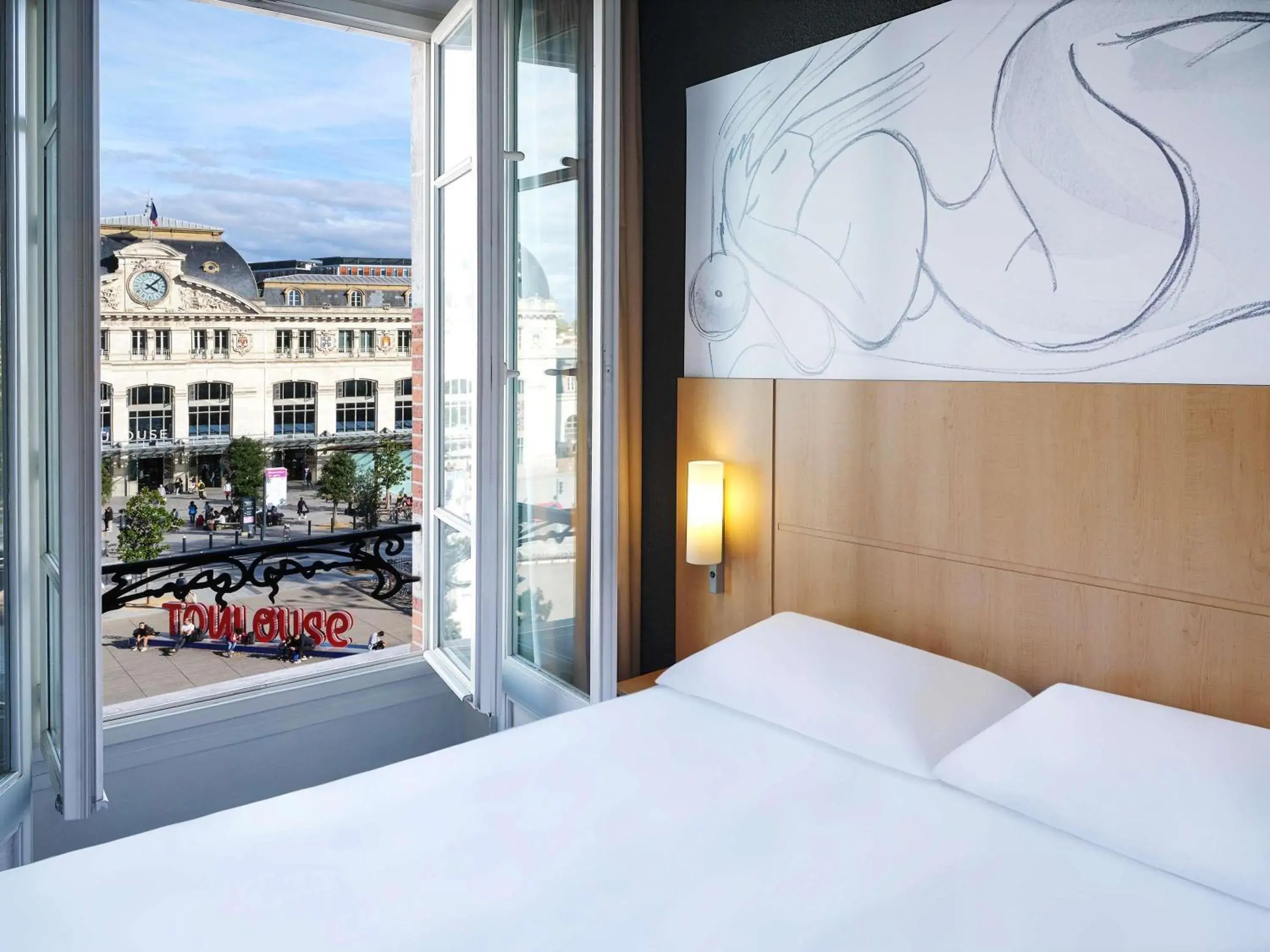 Bedroom, Bed in ibis Toulouse Gare Matabiau Bedroom, Bed in ibis Toulouse Gare Matabiau