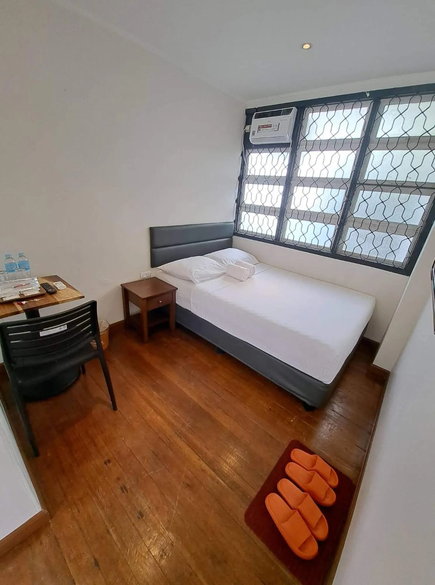 Bed in The Hub District Garden Suites