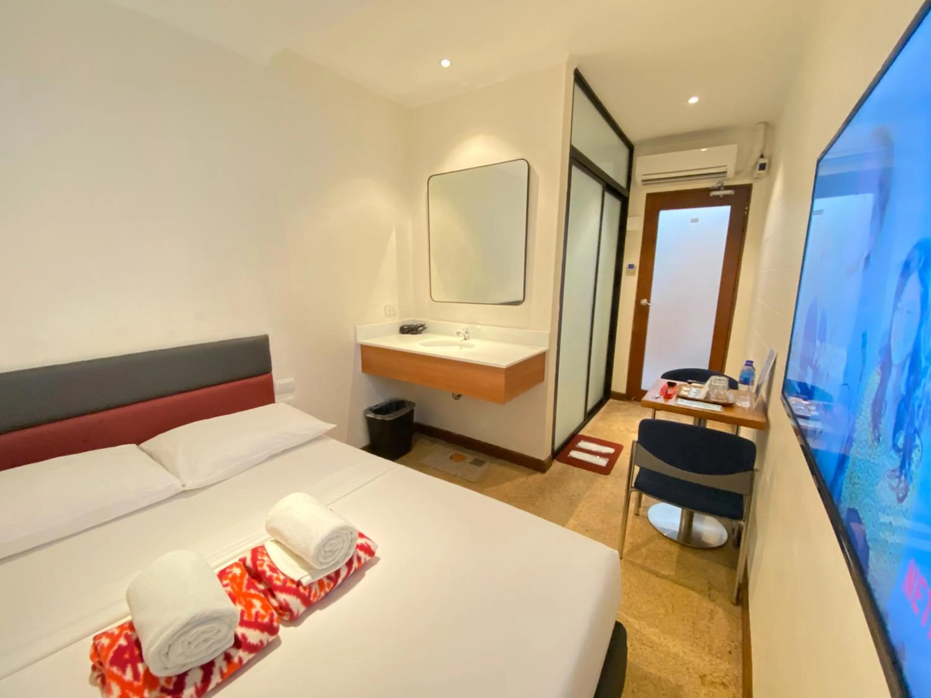 Bed in The Hub District Garden Suites