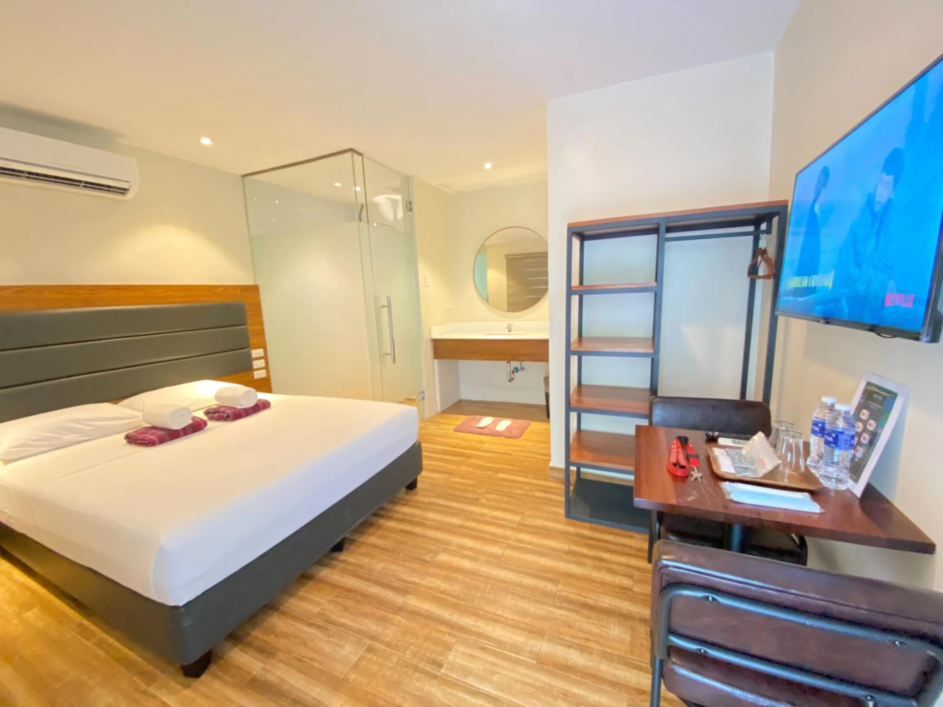 Bed in The Hub District Garden Suites