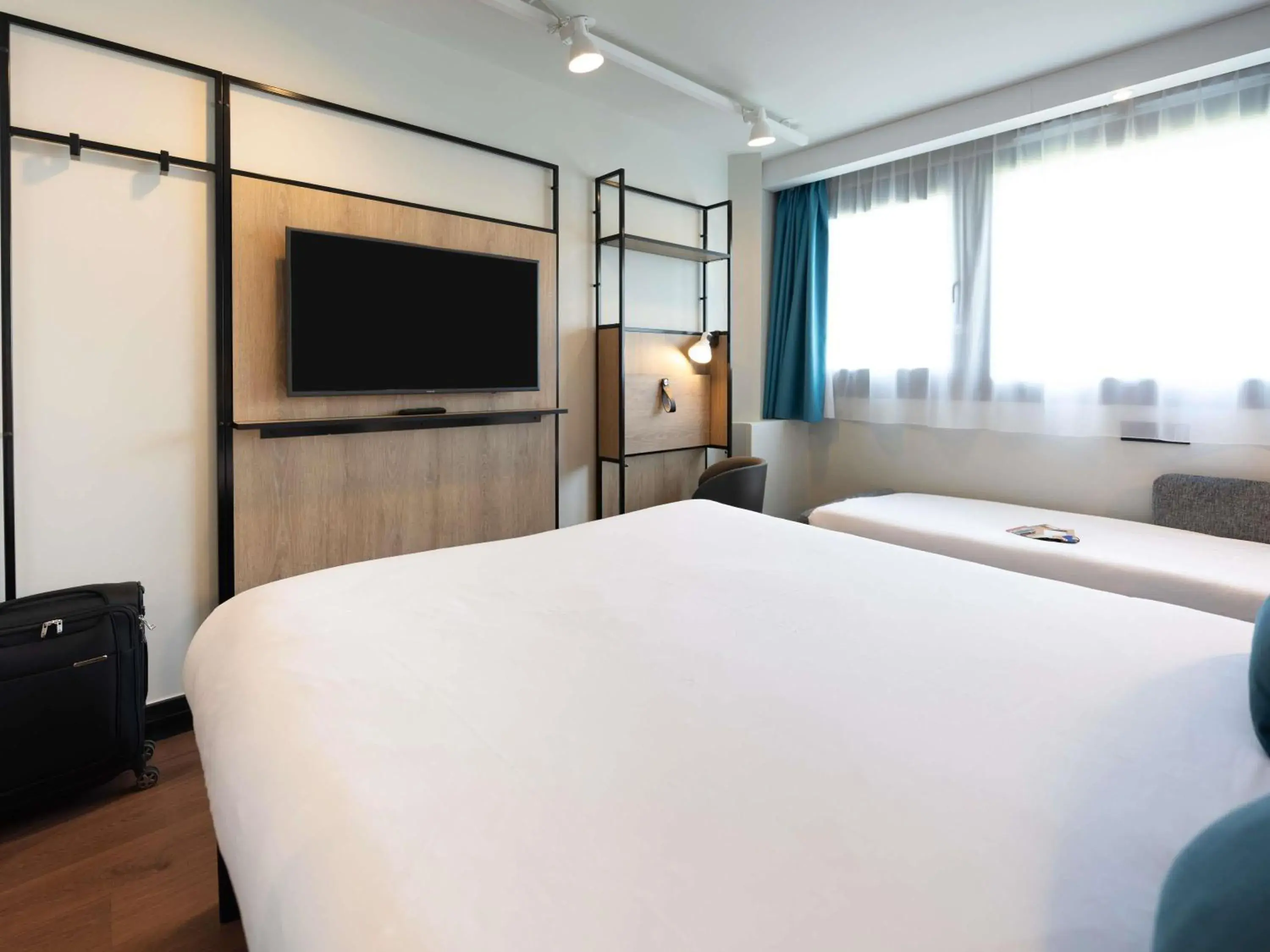 Bedroom, Bed in ibis Paris Gare de Lyon Diderot Bedroom, Bed in ibis Paris Gare de Lyon Diderot