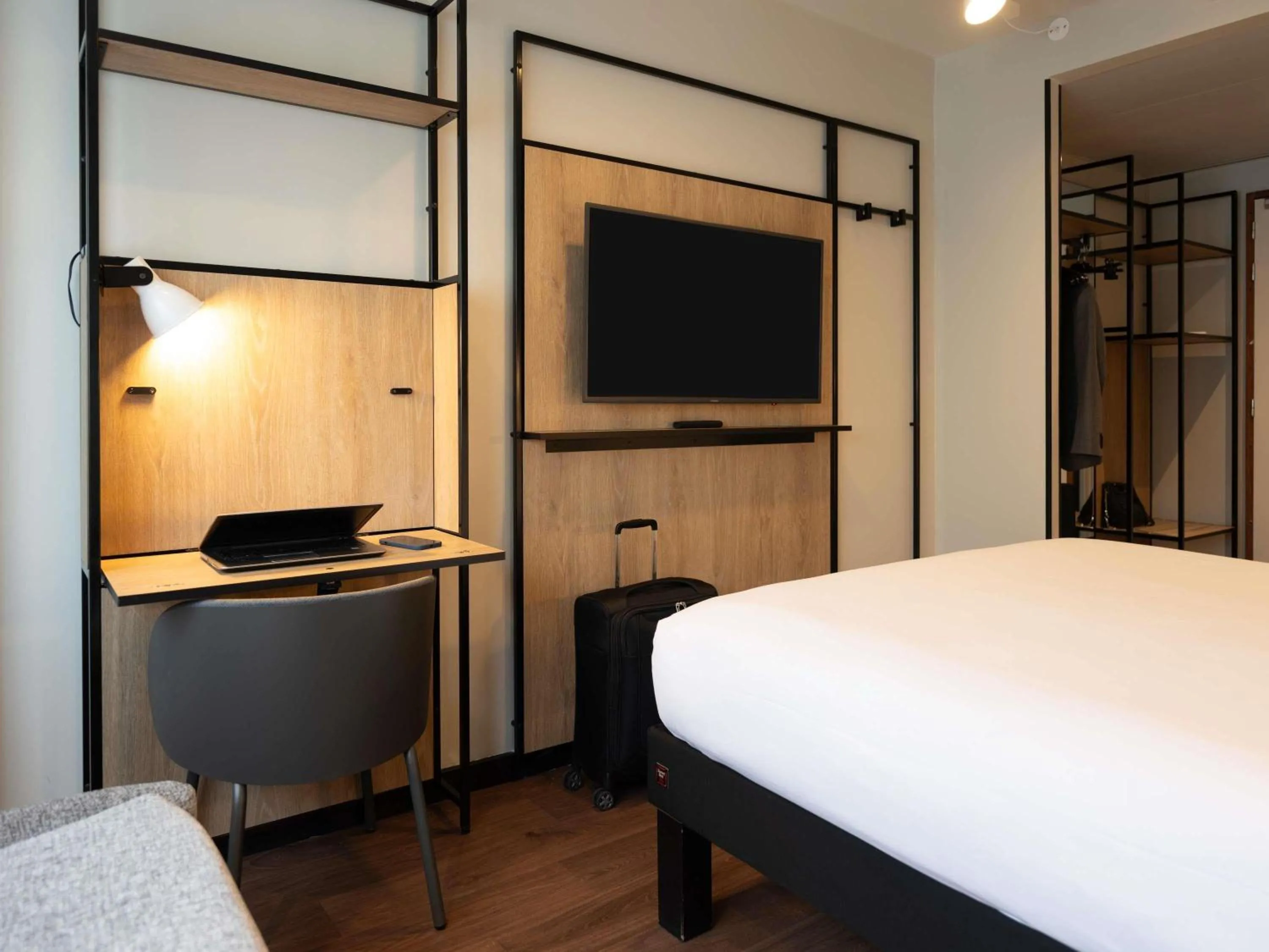 Bedroom, Bed in ibis Paris Gare de Lyon Diderot