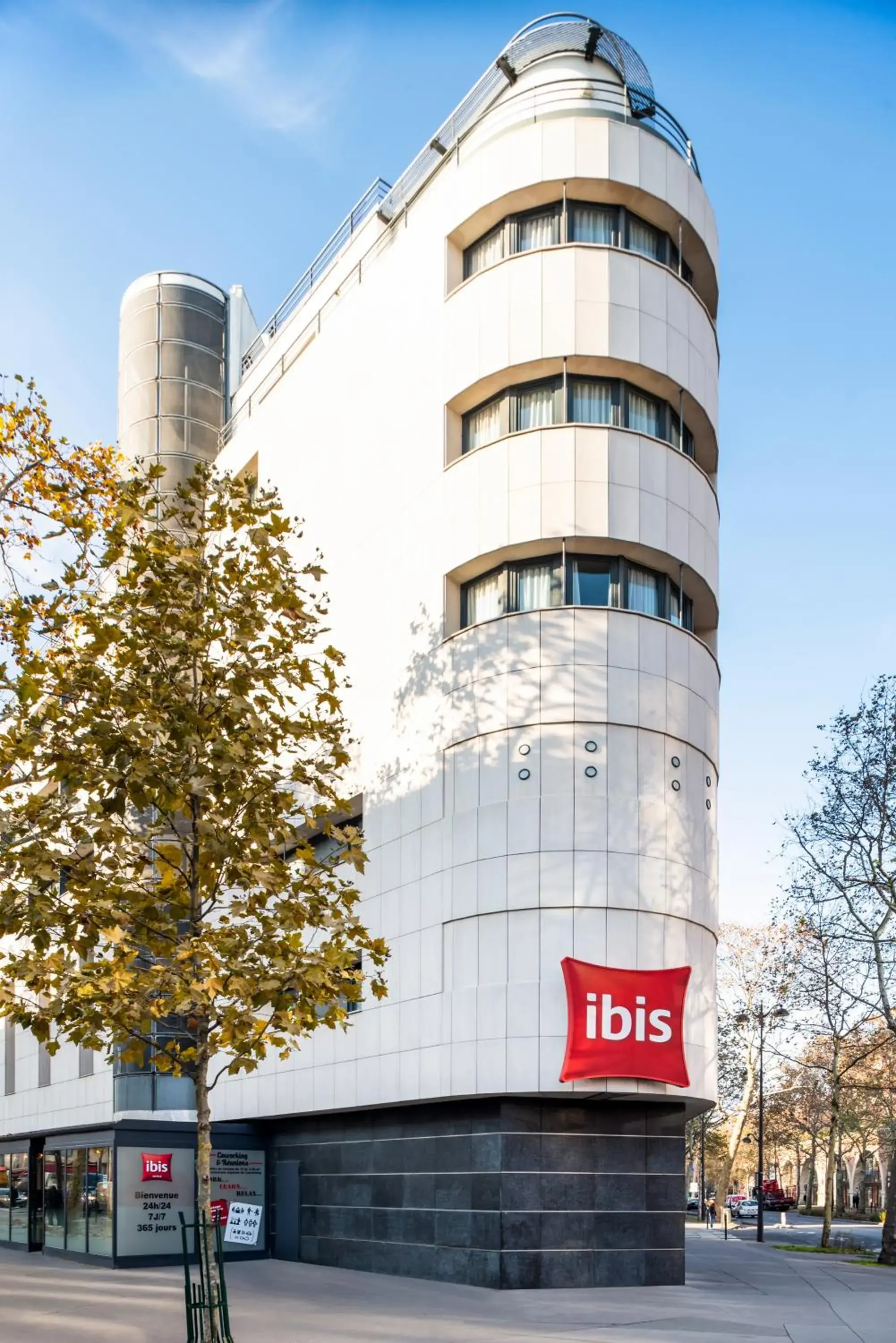 Facade/entrance in ibis Paris Gare de Lyon Diderot Facade/entrance in ibis Paris Gare de Lyon Diderot
