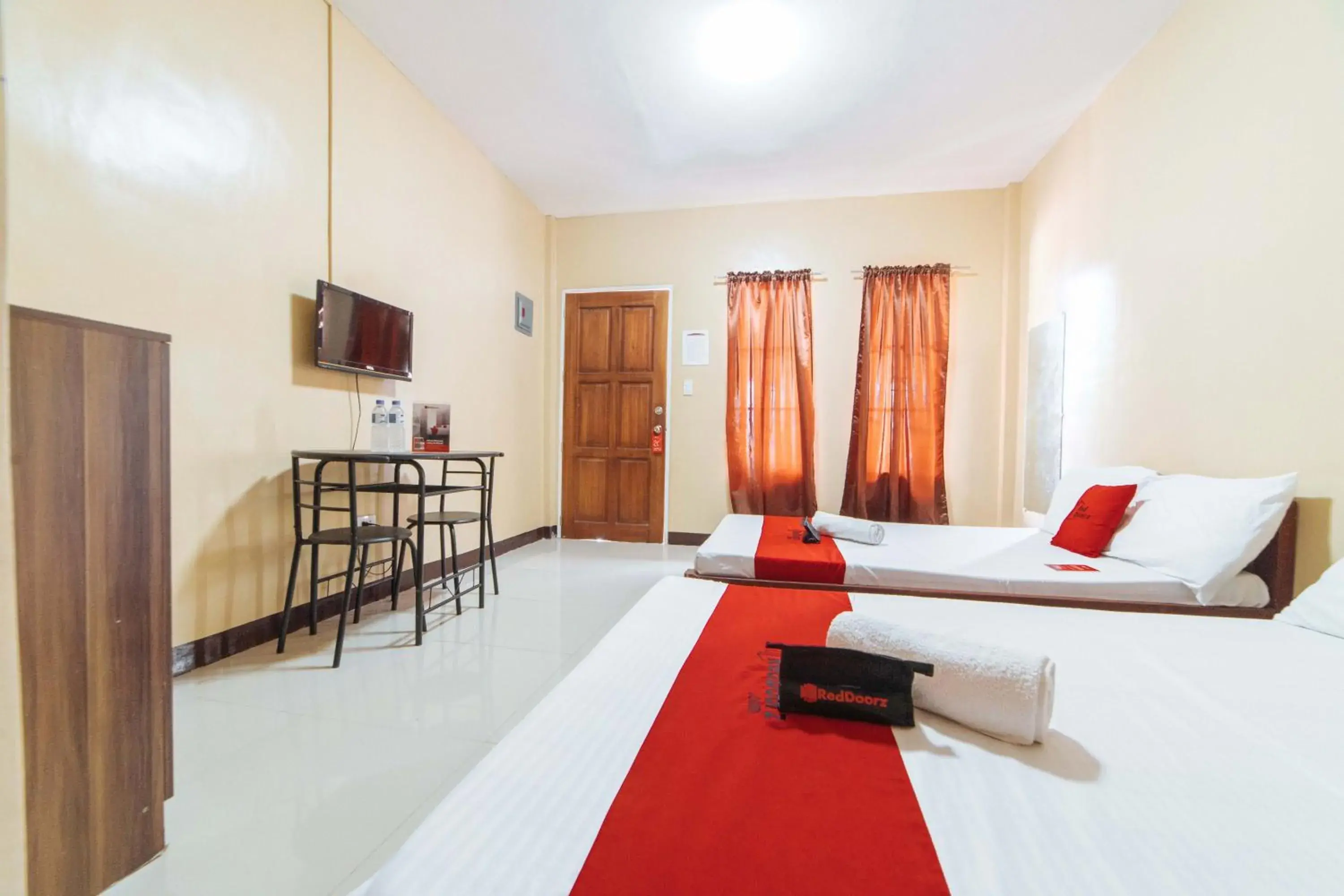 Bed in RedDoorz @ Lagao General Santos Bed in RedDoorz @ Lagao General Santos