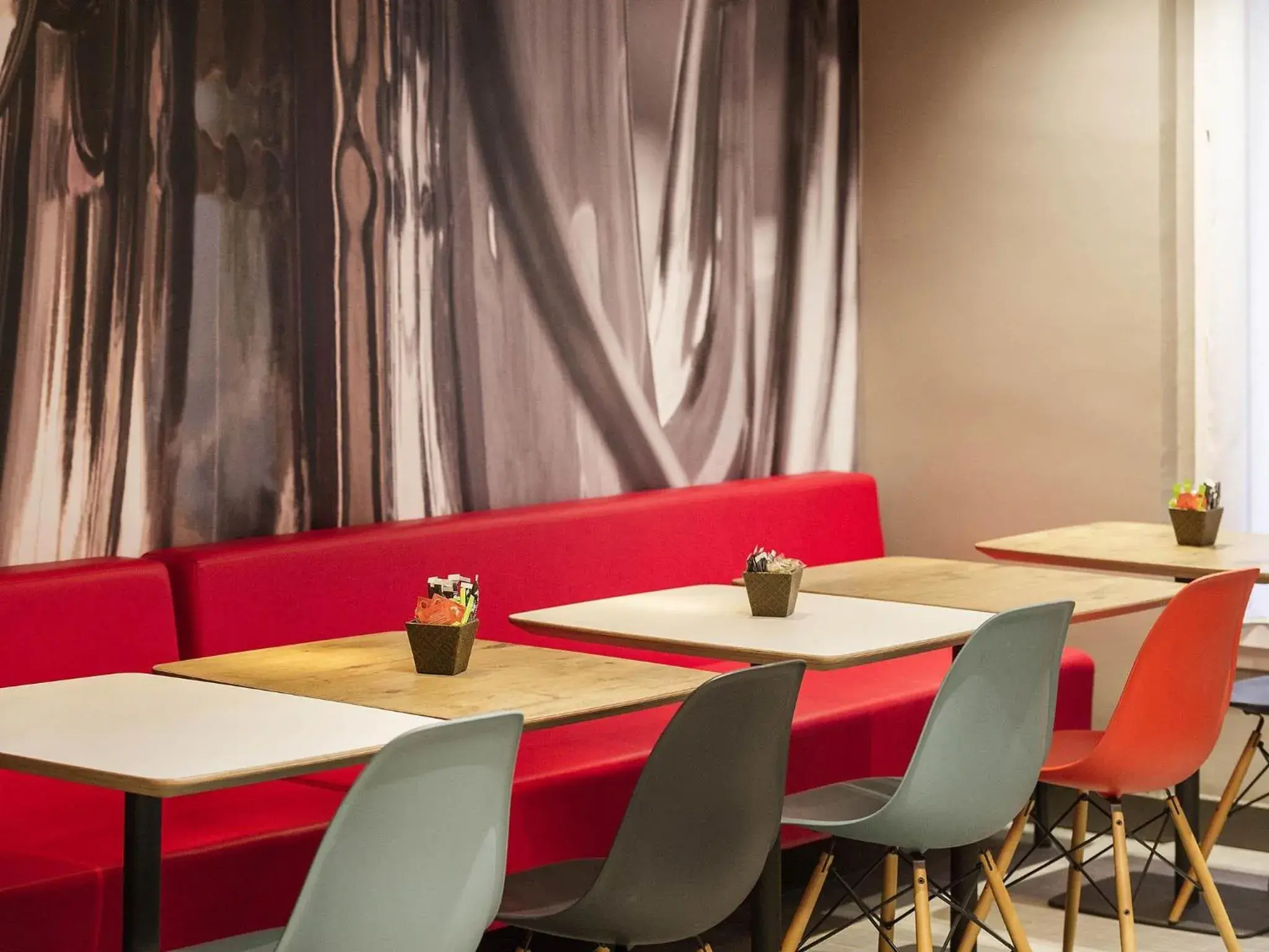 Breakfast in ibis Paris Vaugirard Porte de Versailles Breakfast in ibis Paris Vaugirard Porte de Versailles