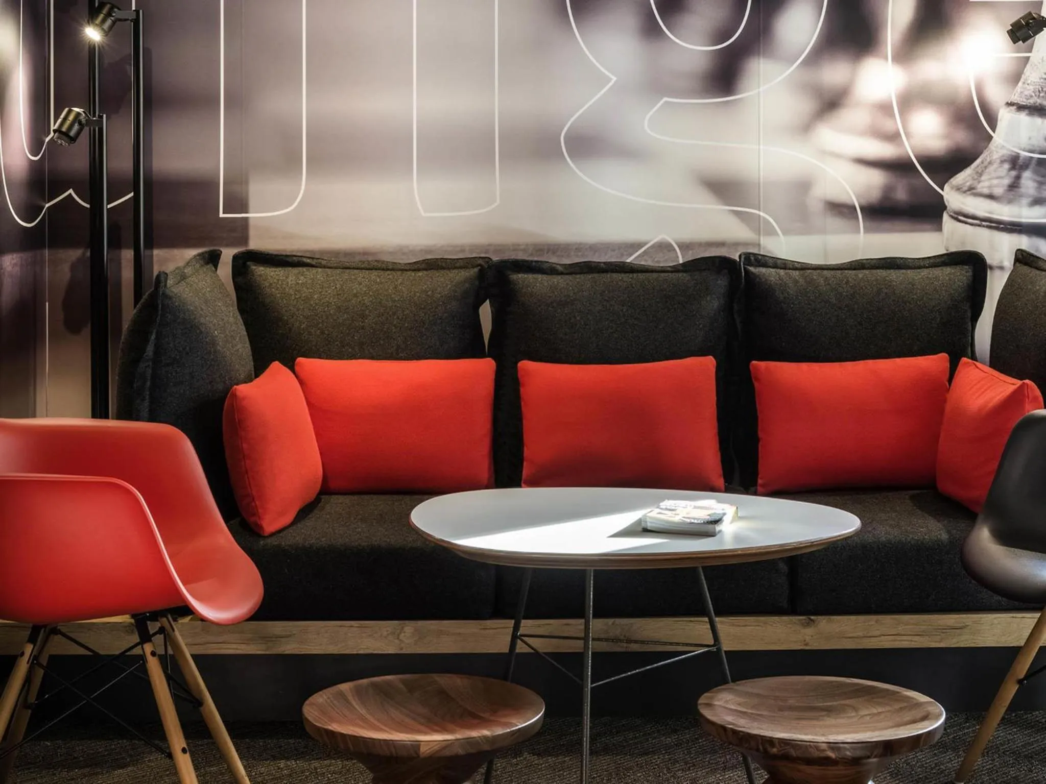 Lounge or bar in ibis Paris La Defense Courbevoie