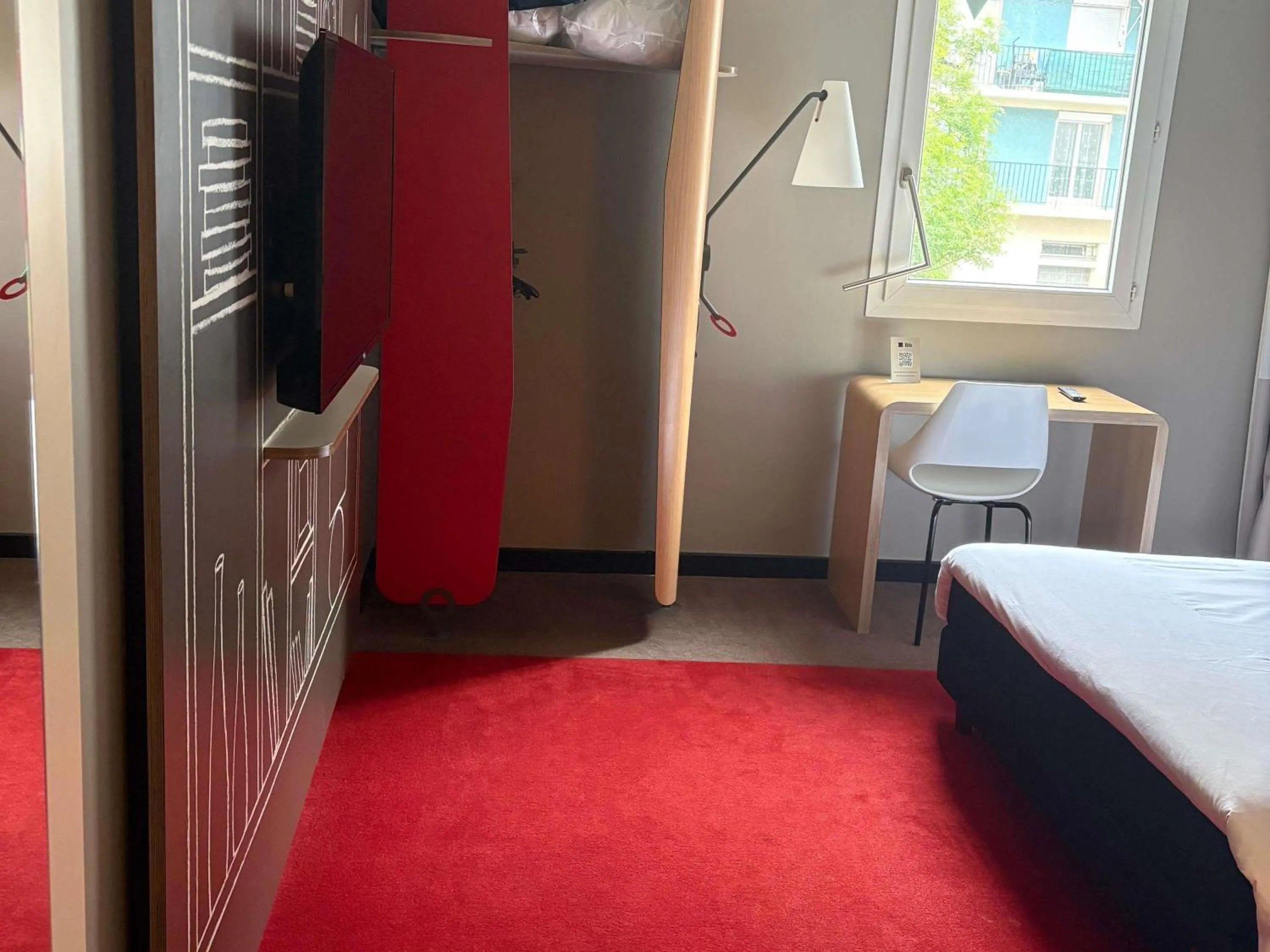 Bedroom, Bed in ibis Paris La Defense Courbevoie