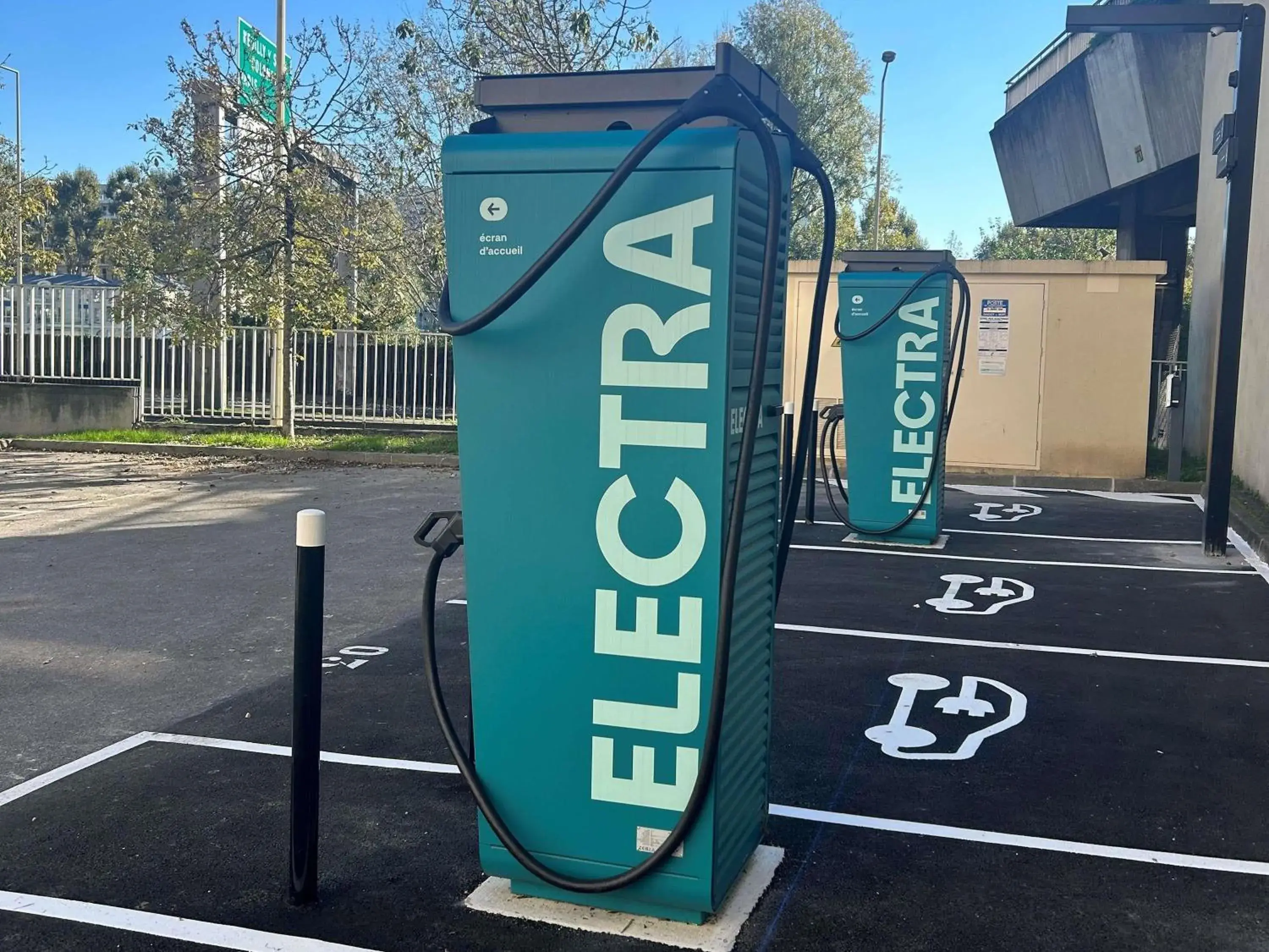 Property building in ibis Paris La Defense Courbevoie Property building in ibis Paris La Defense Courbevoie