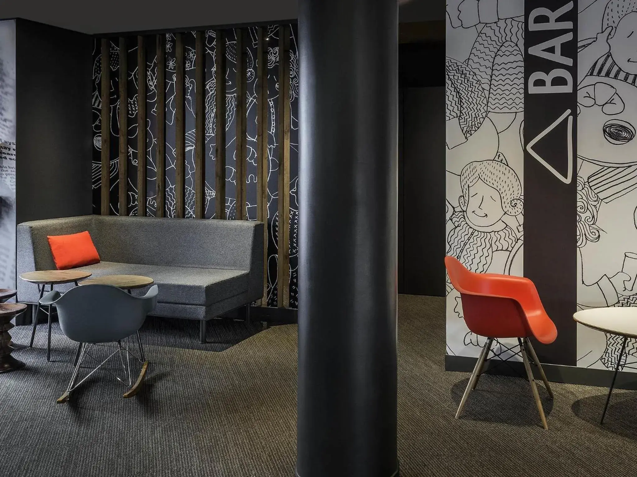 Lounge or bar in ibis Paris La Defense Courbevoie Lounge or bar in ibis Paris La Defense Courbevoie