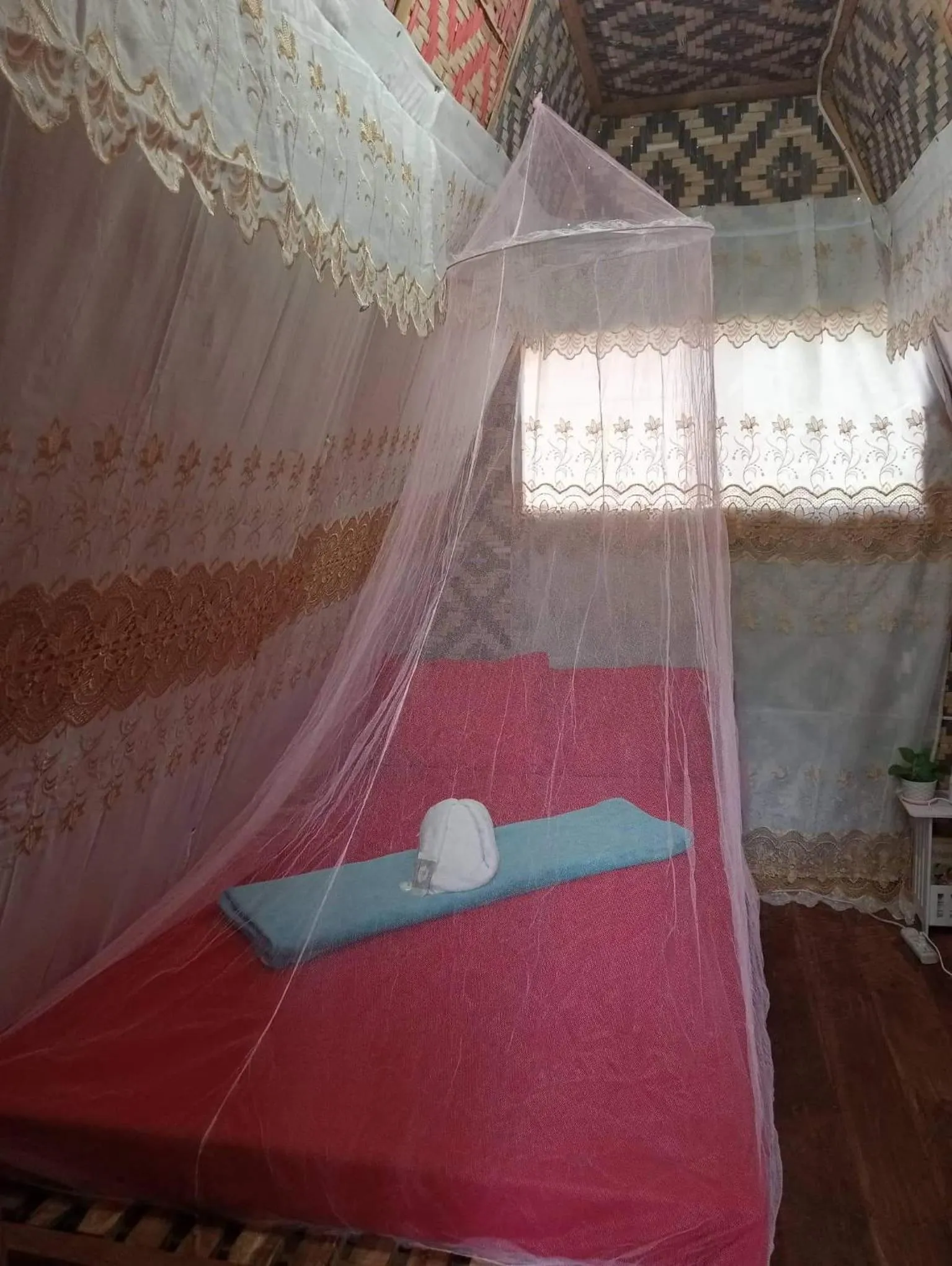 Bed in SHUKRAN Apartelle