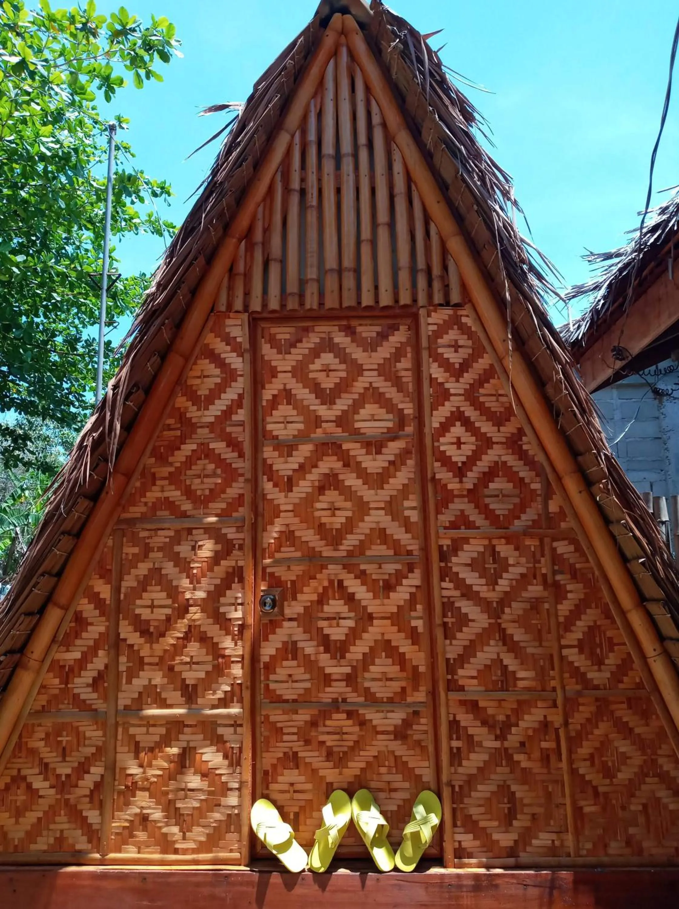 Property building in SHUKRAN Apartelle