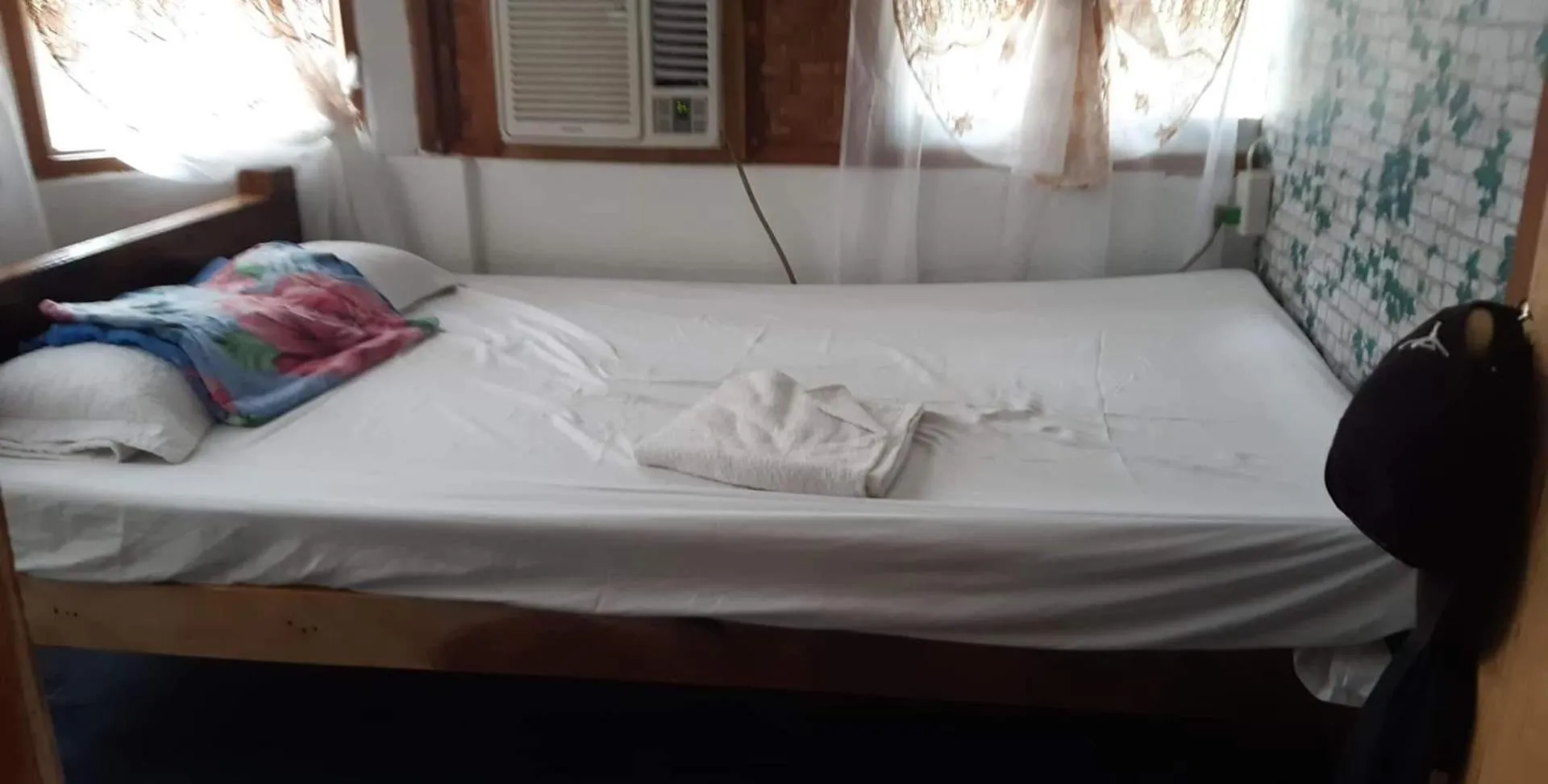 Bed in SHUKRAN Apartelle