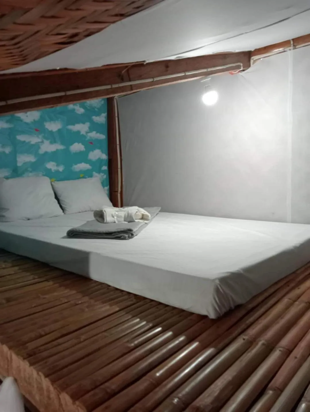 Bed in SHUKRAN Apartelle