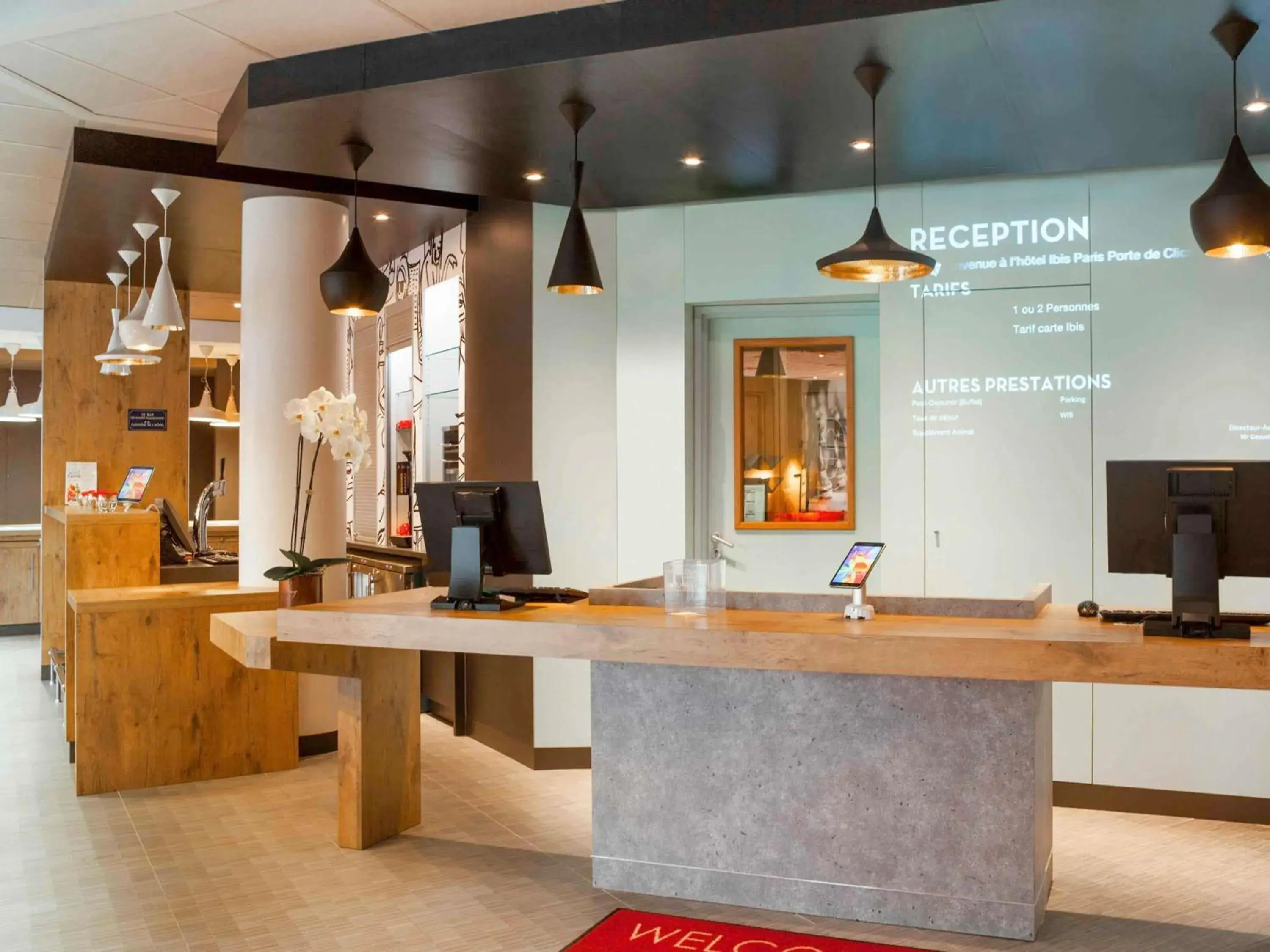 Property building in ibis Paris Porte de Clichy Centre Property building in ibis Paris Porte de Clichy Centre