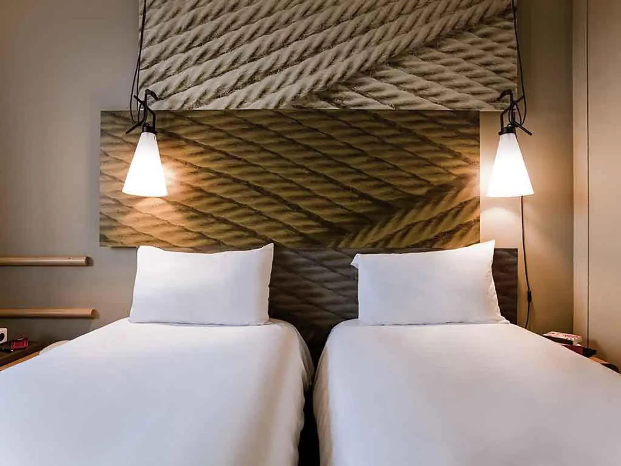 Bedroom, Bed in ibis Paris Porte de Clichy Centre Bedroom, Bed in ibis Paris Porte de Clichy Centre