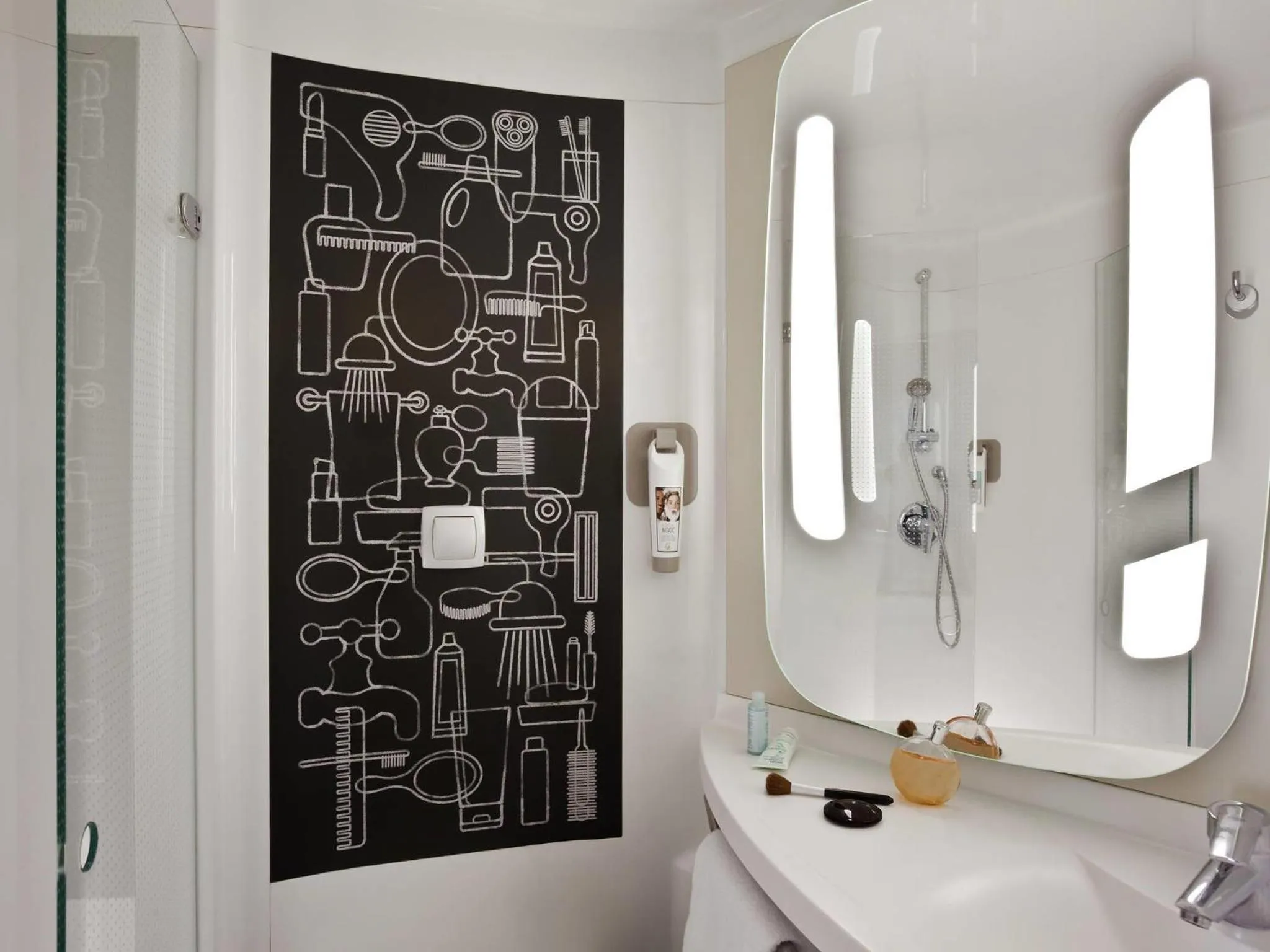 Standard Twin Room in ibis Paris Porte de Clichy Centre