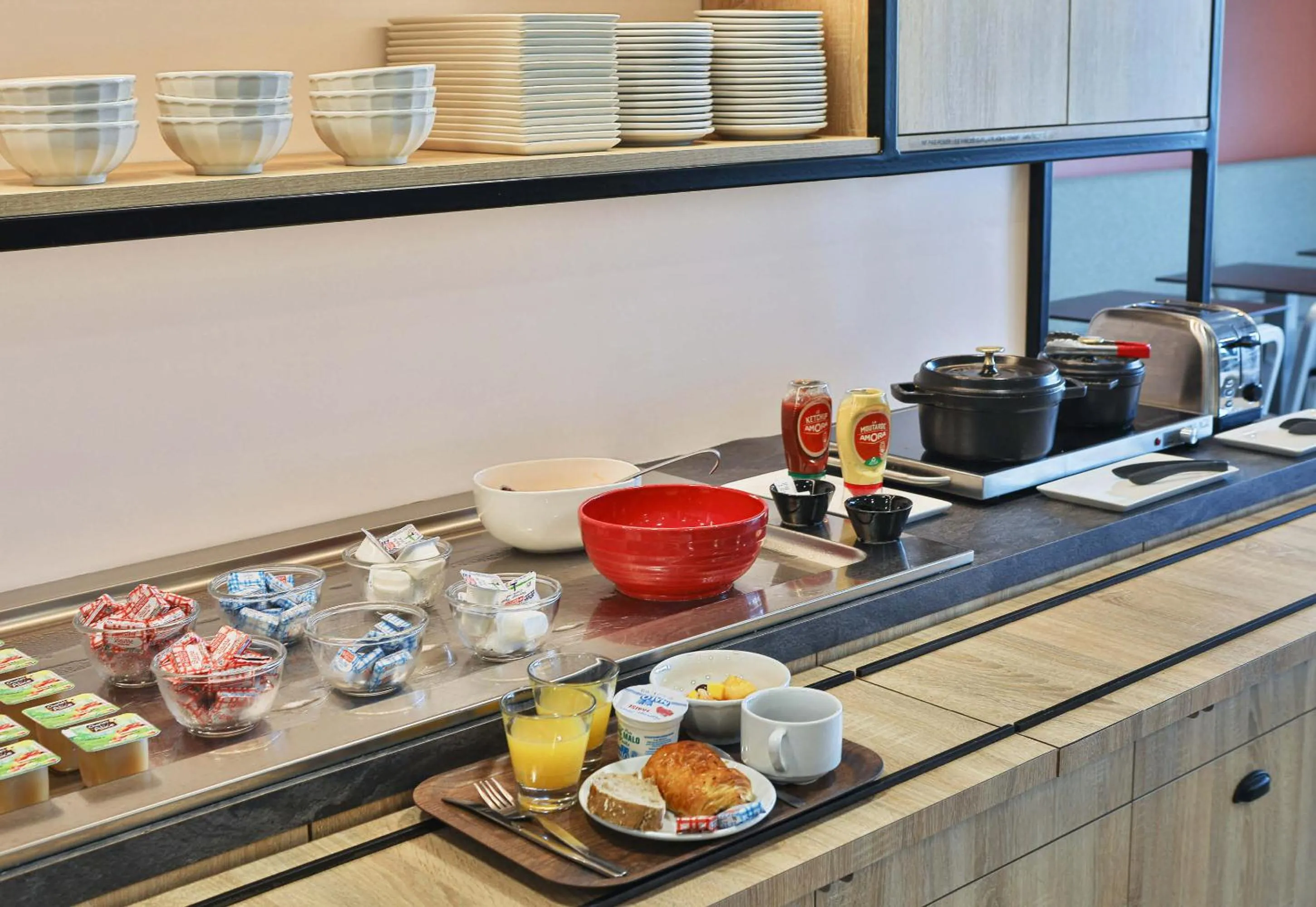 Food and drinks in B&B HOTEL Les Sables-d'Olonne Centre Gare