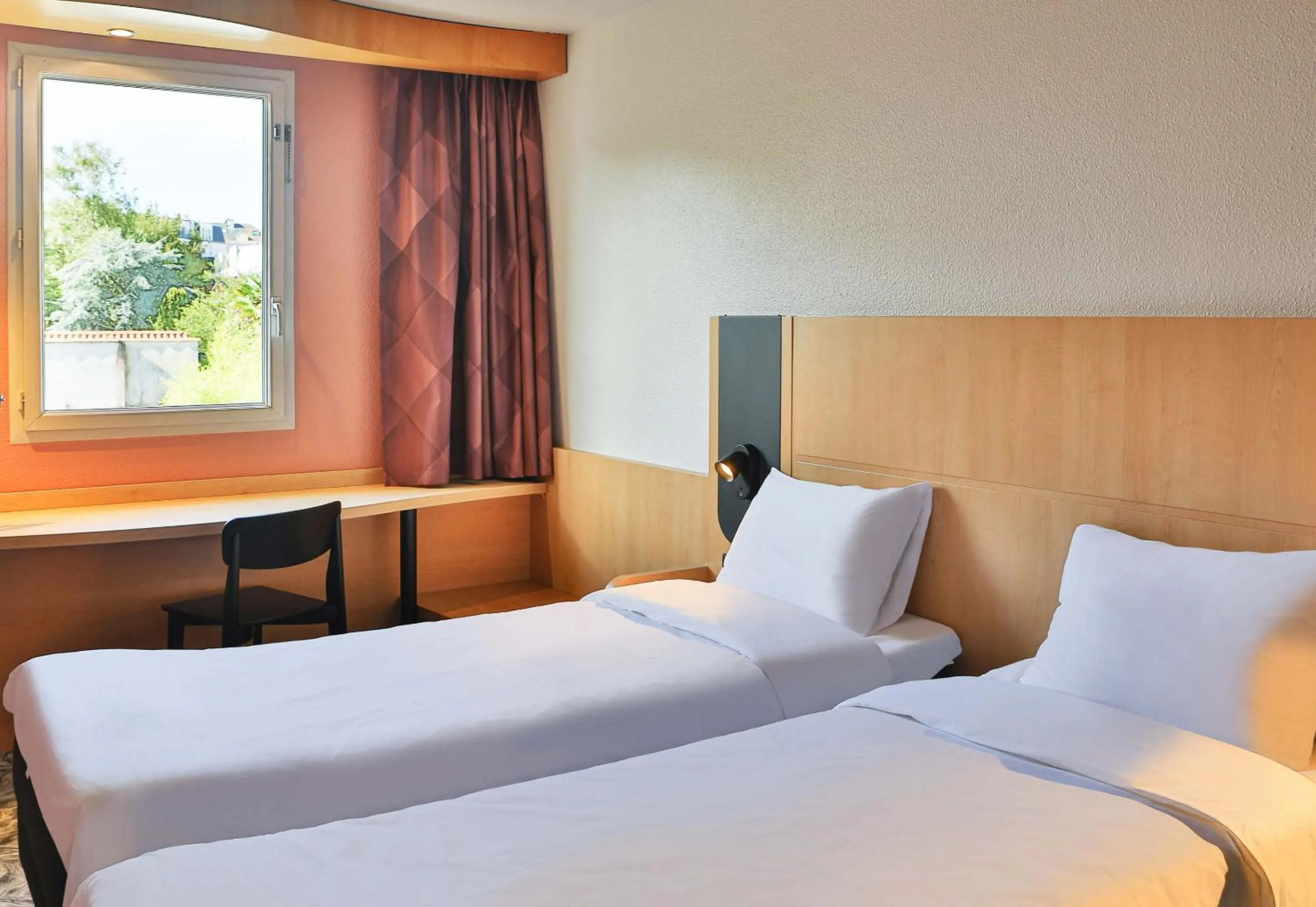 Bed in B&B HOTEL Les Sables-d'Olonne Centre Gare