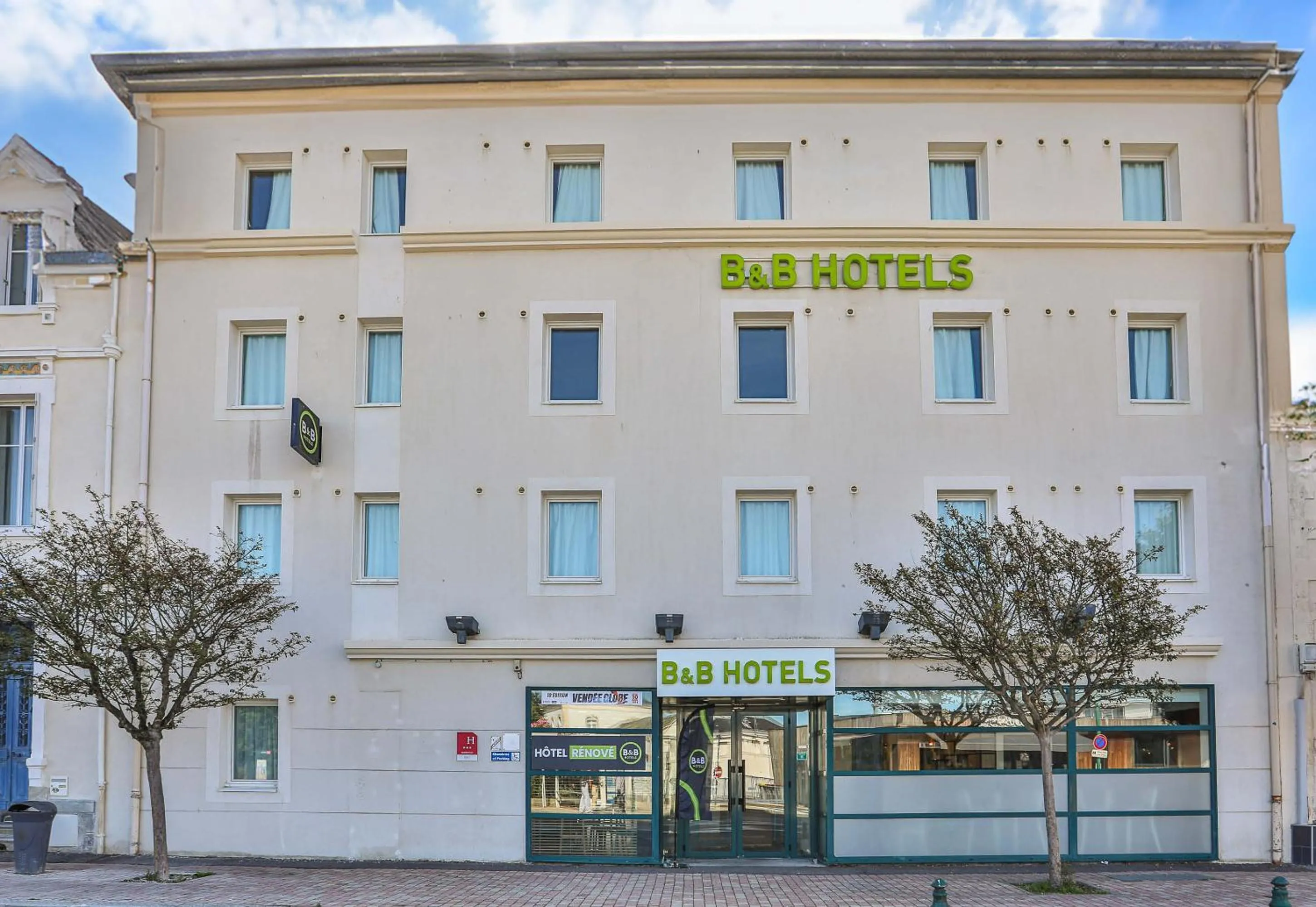 Property building in B&B HOTEL Les Sables-d'Olonne Centre Gare