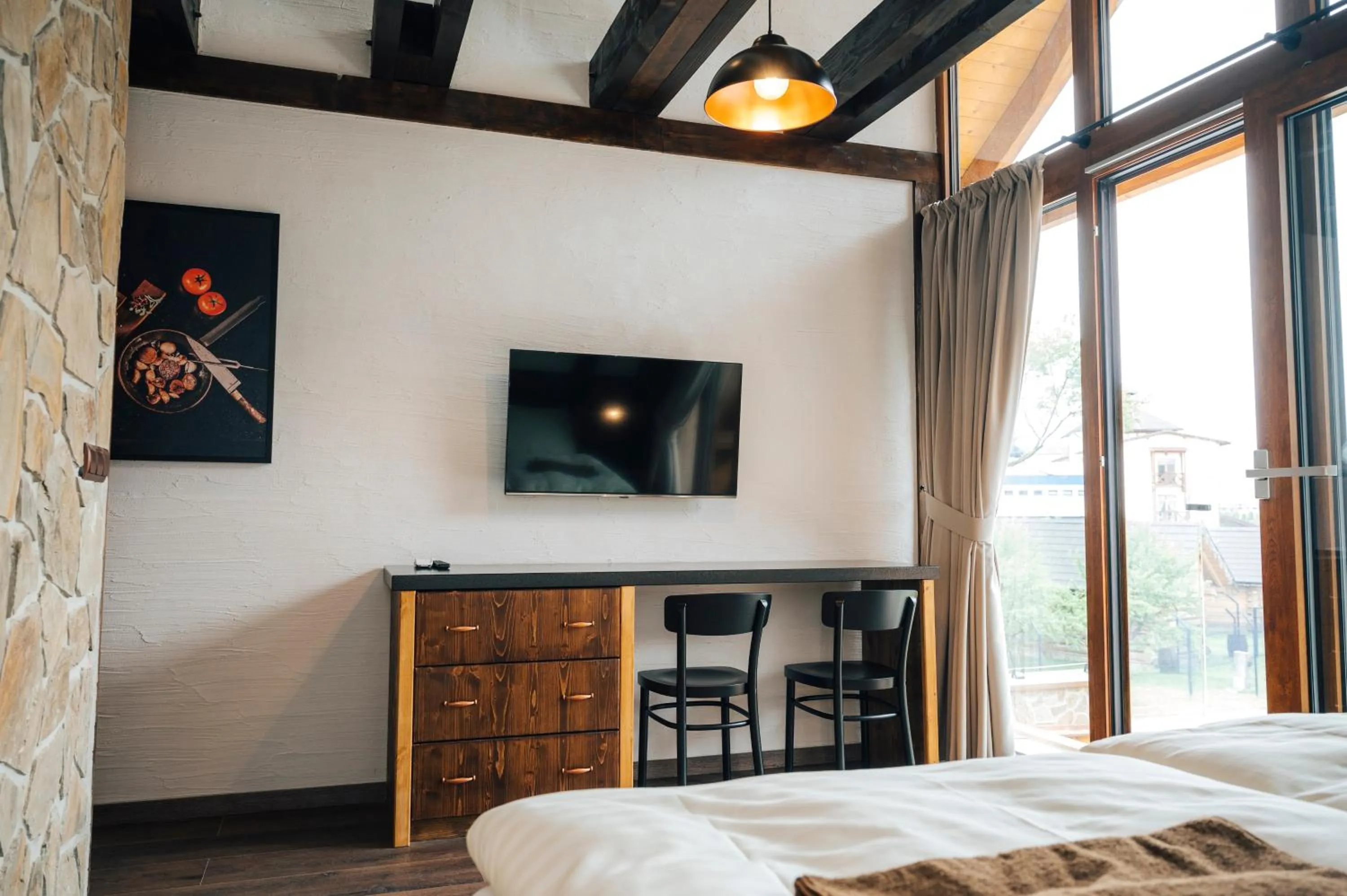 Communal lounge/ TV room, Bed in Nestville Apartments