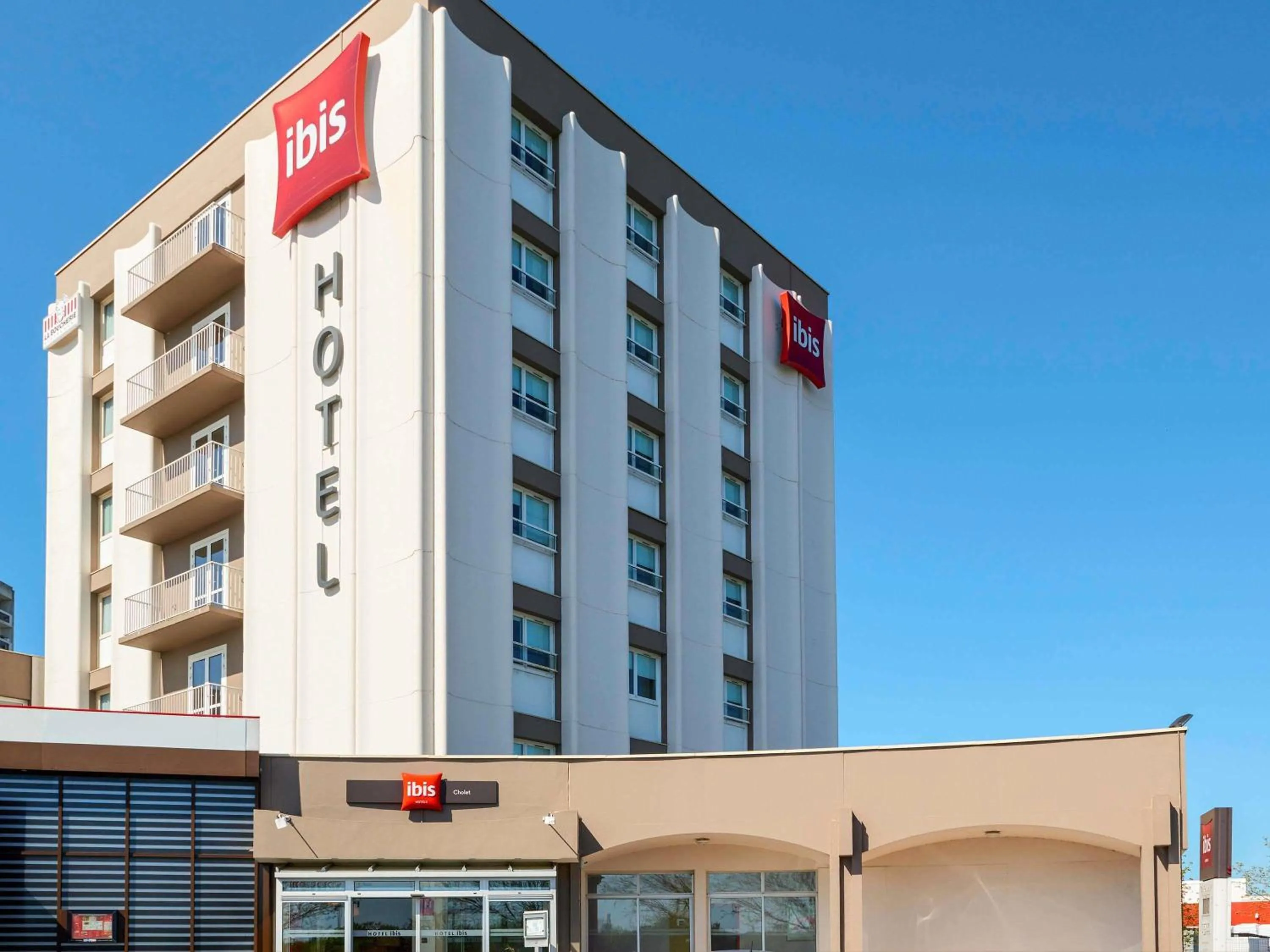 Property building in ibis Cholet