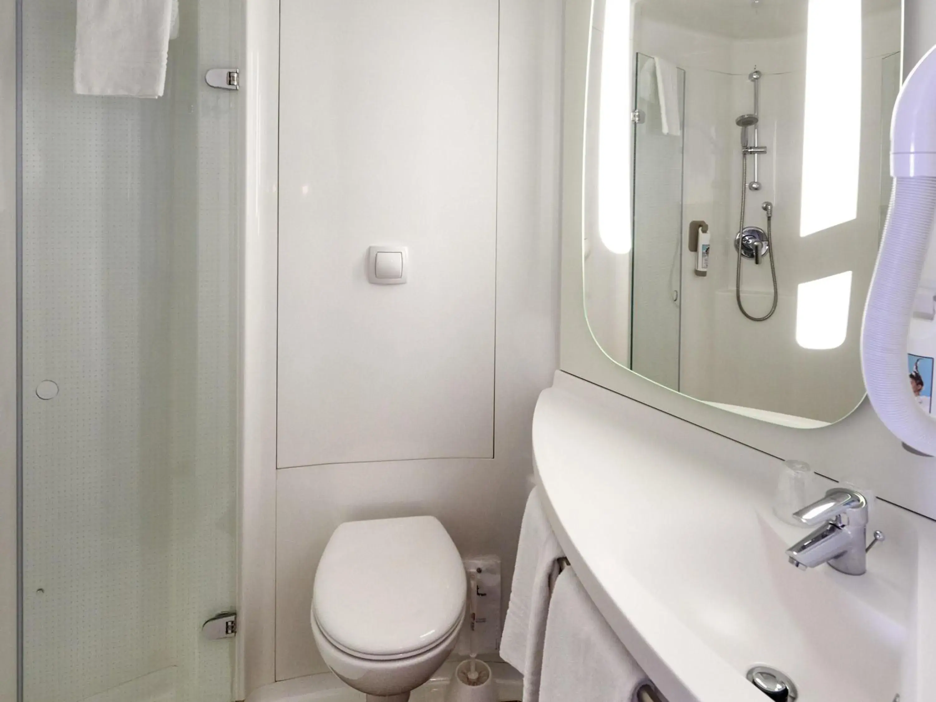 Bedroom in ibis Cholet Bedroom in ibis Cholet