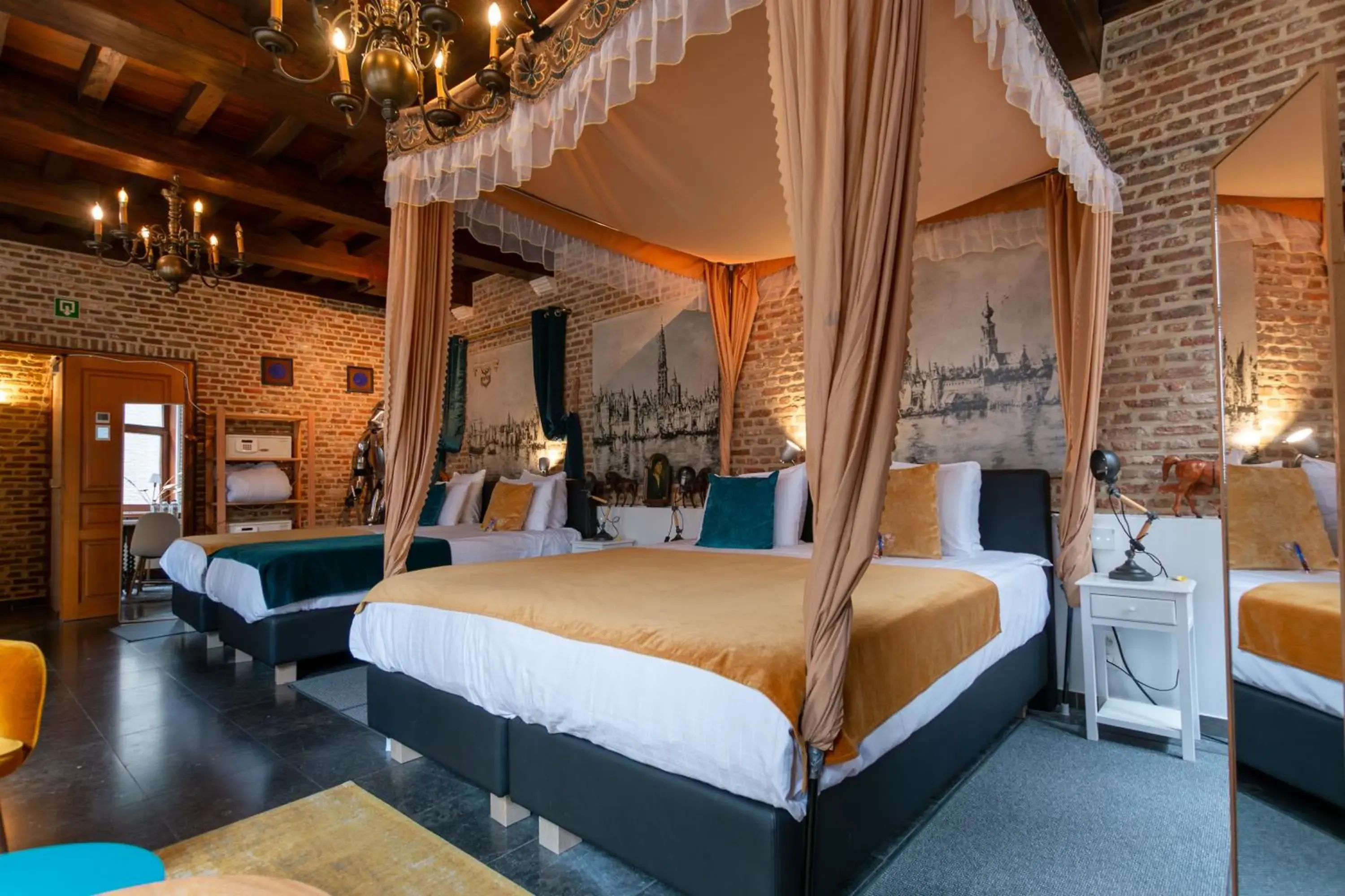 Charming Suites Jan Zonder Vrees Charming Suites Jan Zonder Vrees