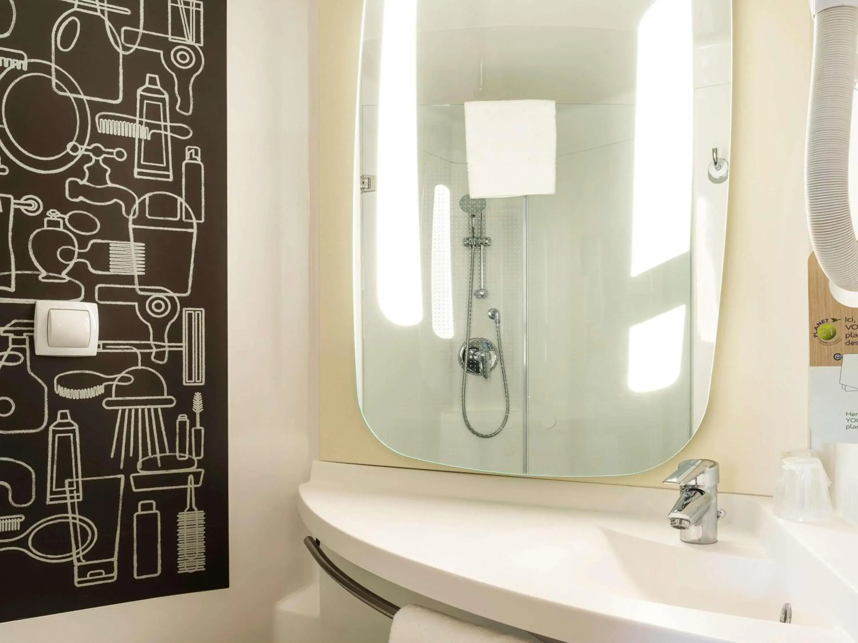 Property building in ibis Honfleur Property building in ibis Honfleur