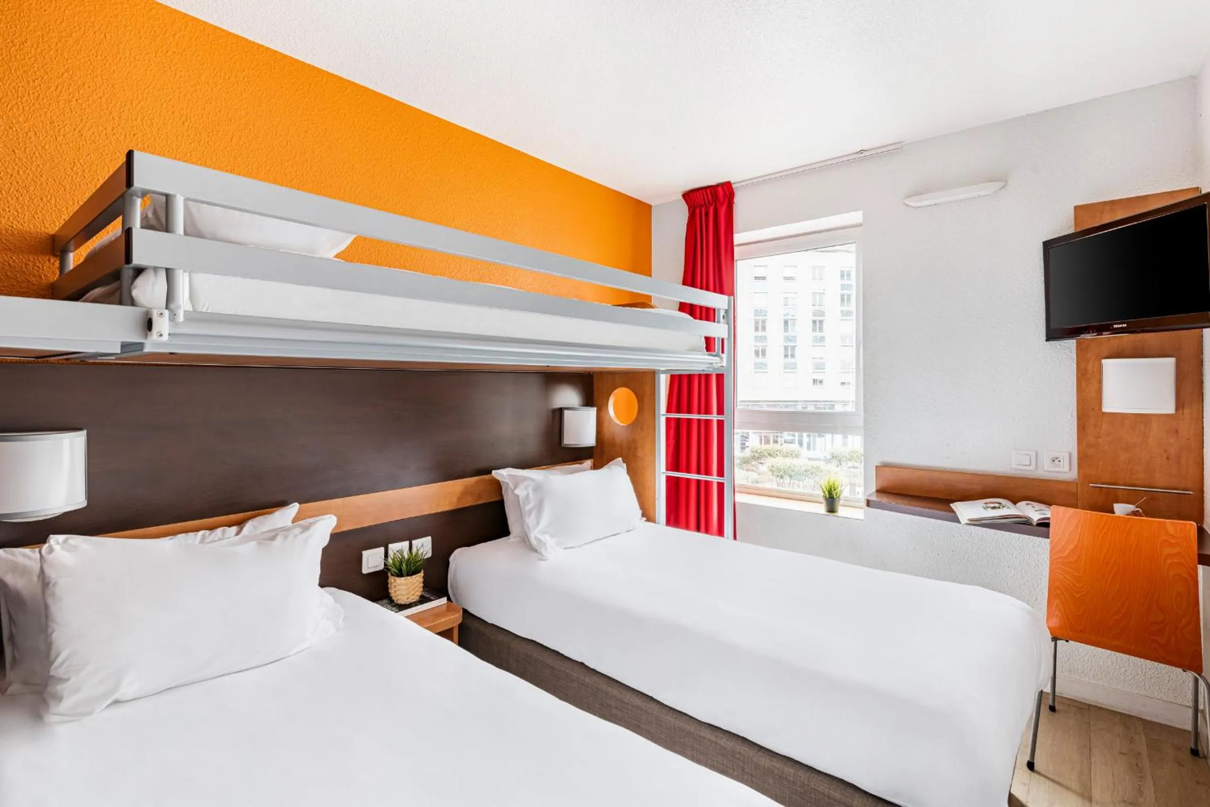 Photo of the whole room, Bed in Première Classe Lyon Centre Gare Part Dieu