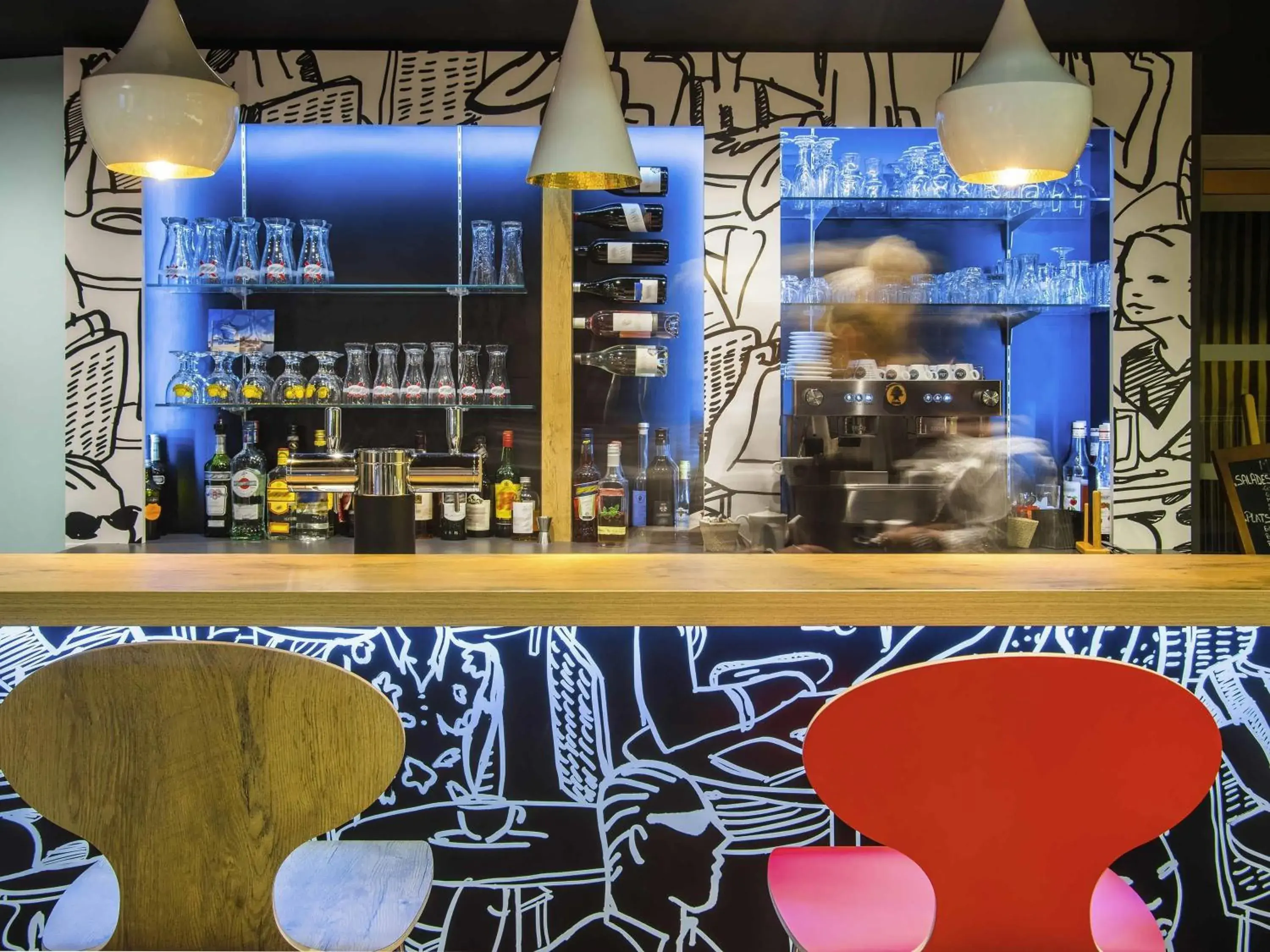 Lounge or bar in ibis Tarbes Odos Lounge or bar in ibis Tarbes Odos