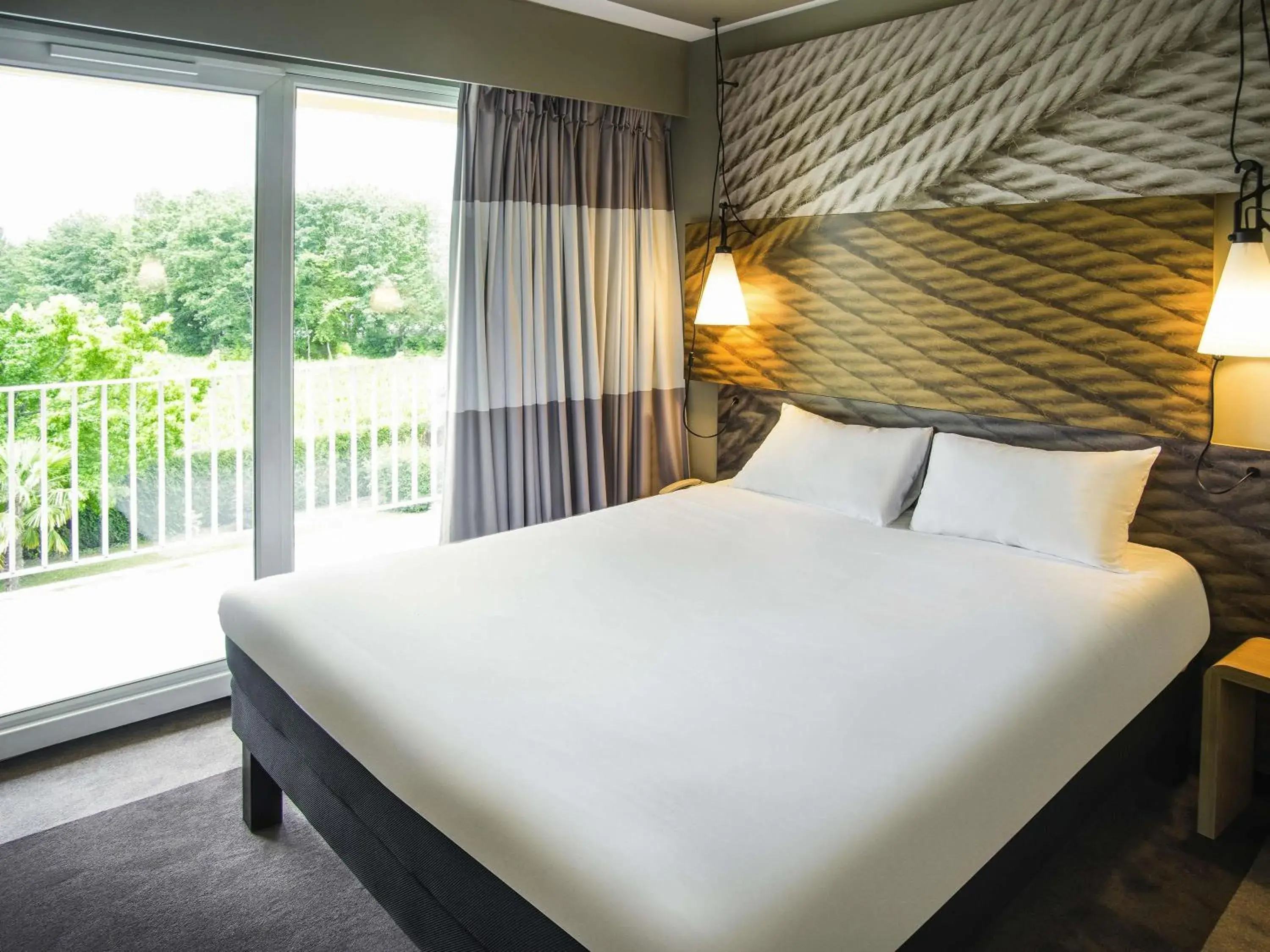 Bedroom, Bed in ibis Tarbes Odos Bedroom, Bed in ibis Tarbes Odos