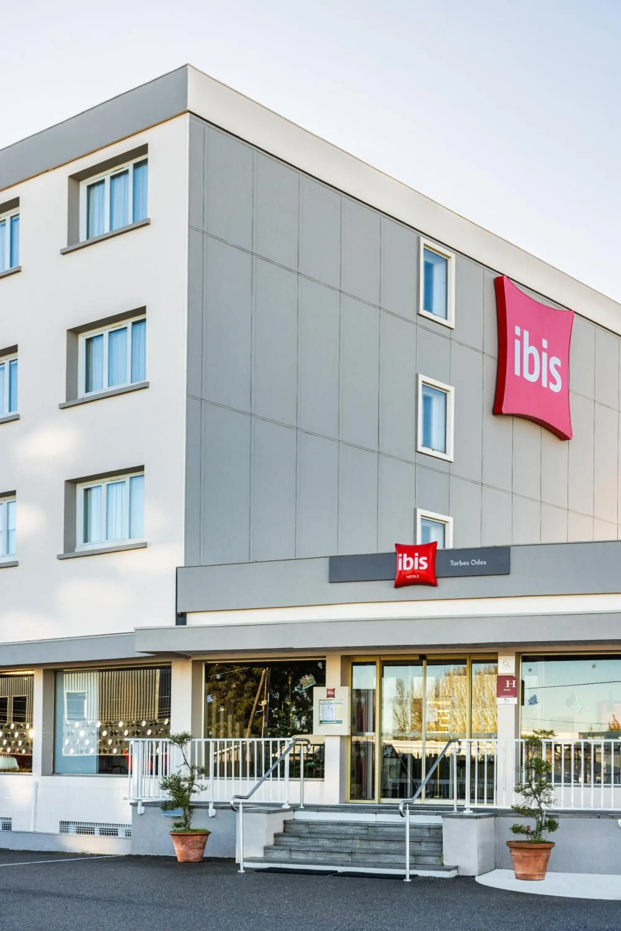 Property building in ibis Tarbes Odos Property building in ibis Tarbes Odos