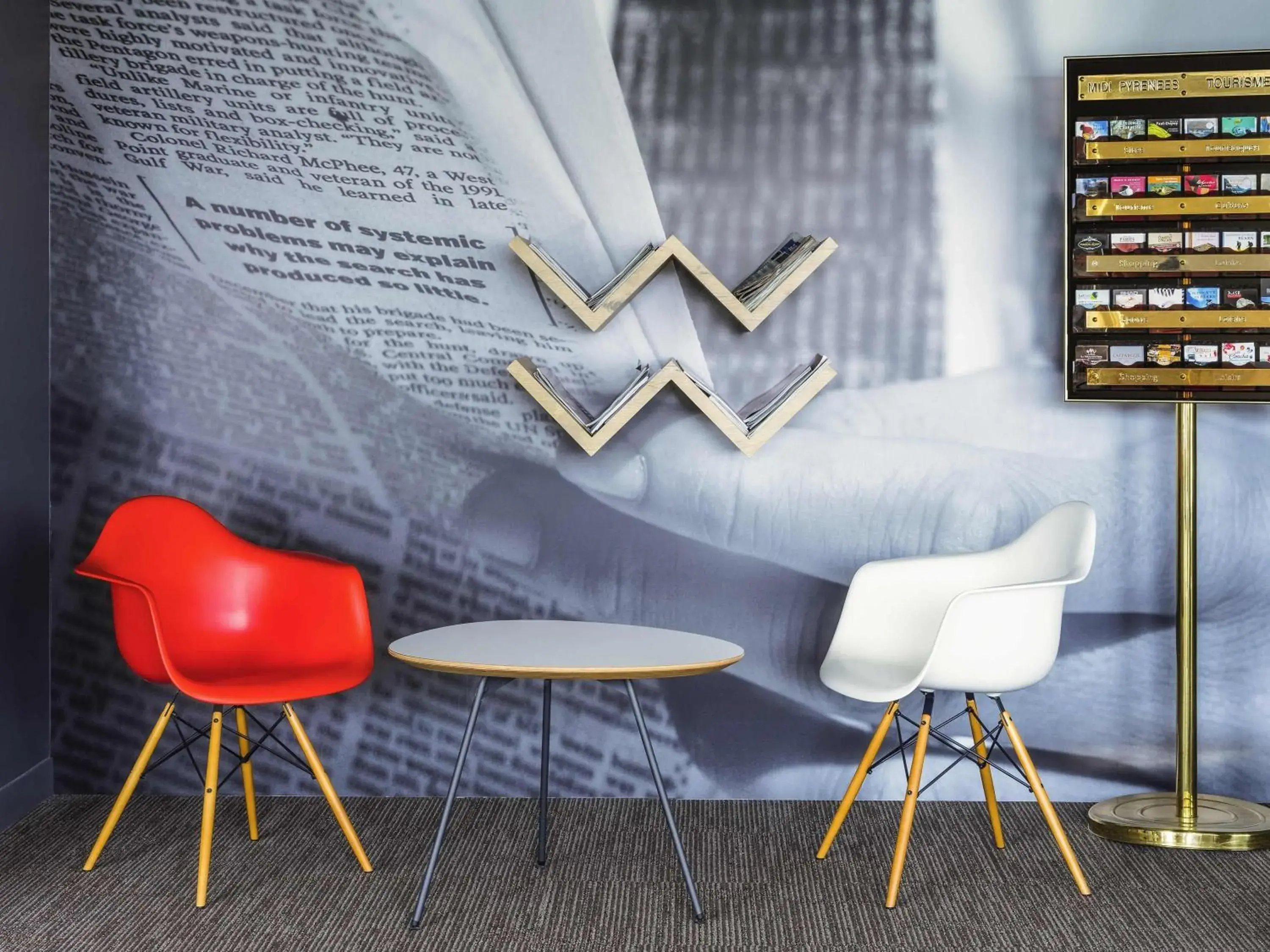 Lounge or bar in ibis Tarbes Odos Lounge or bar in ibis Tarbes Odos