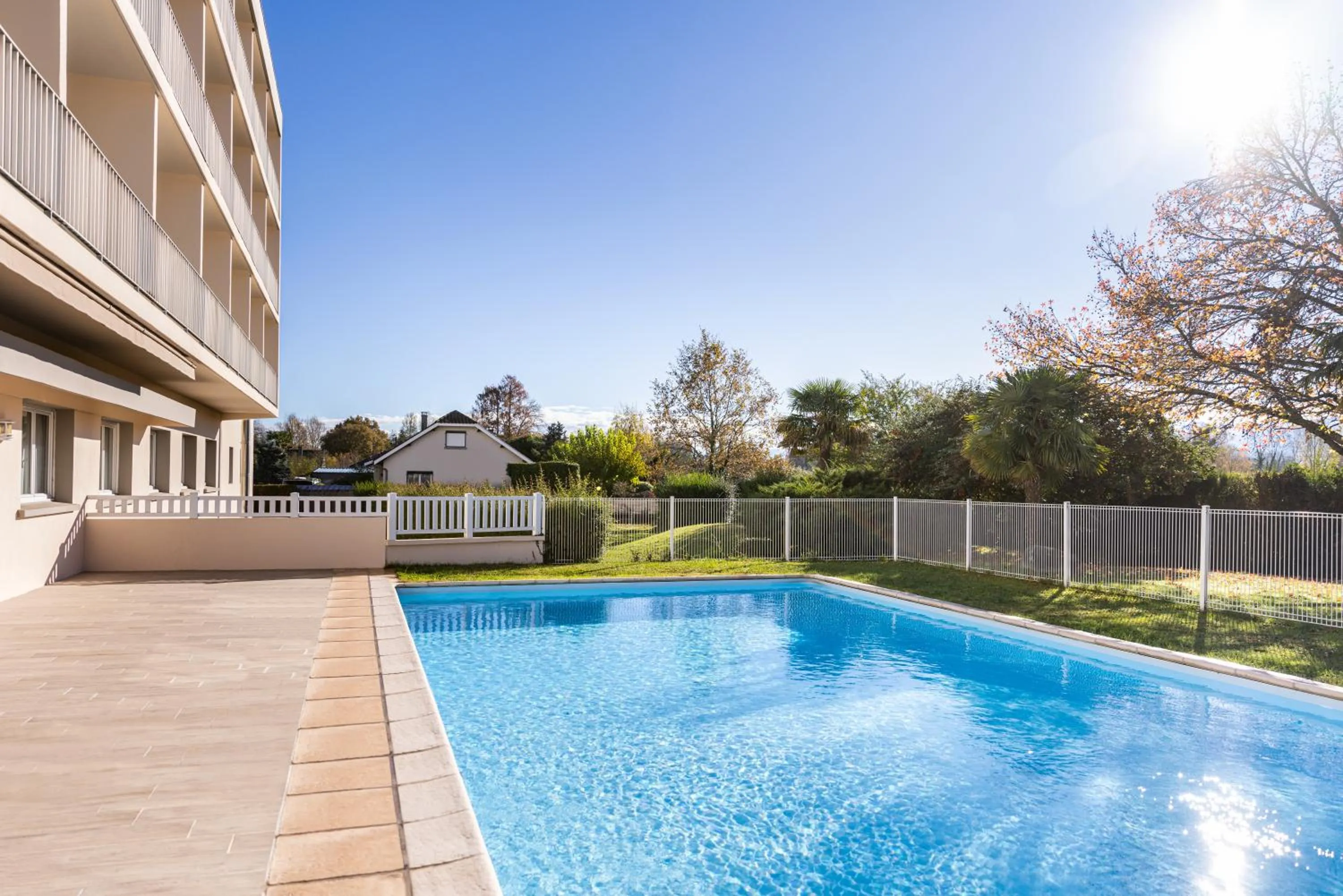 Swimming pool in ibis Tarbes Odos