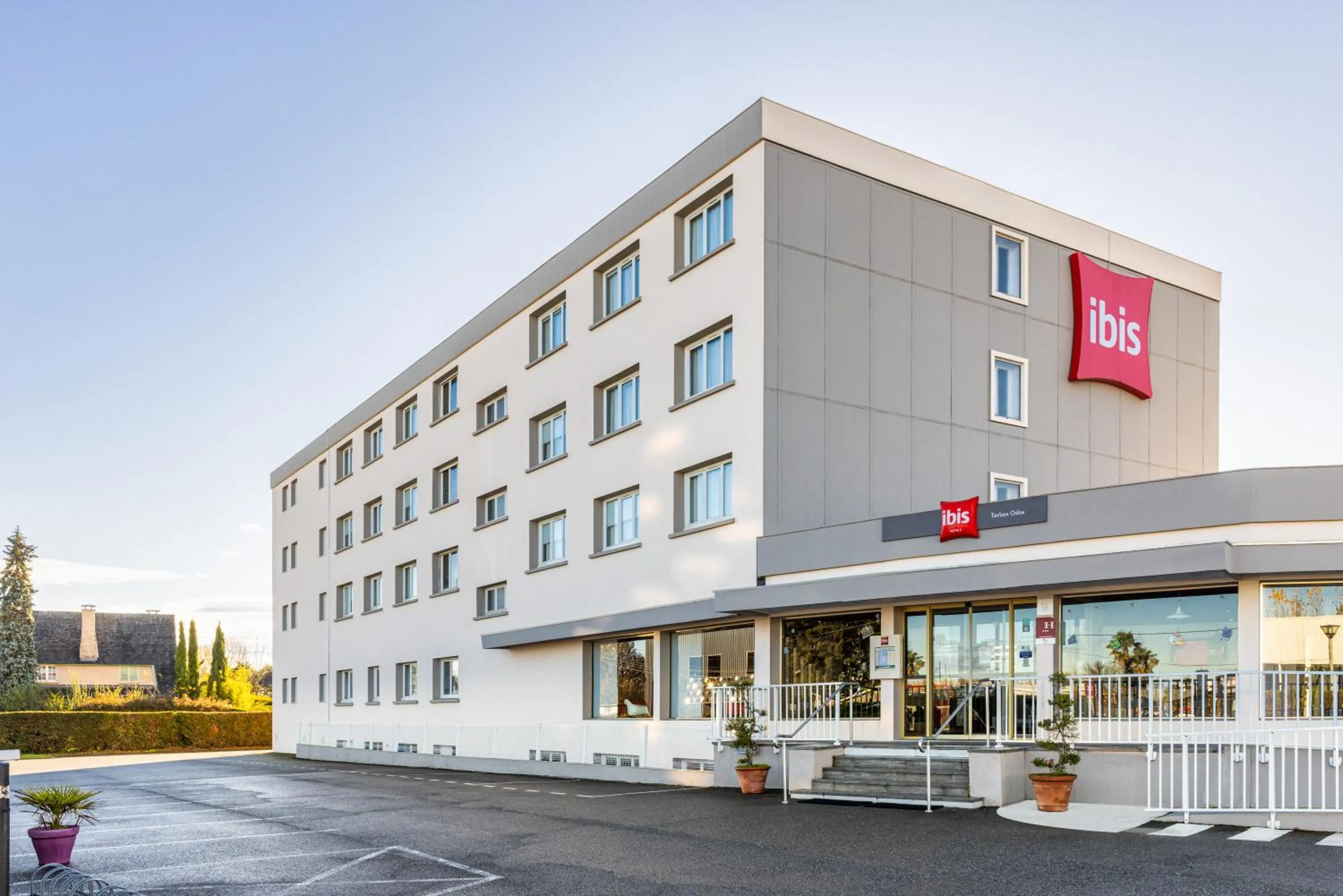 Property building in ibis Tarbes Odos