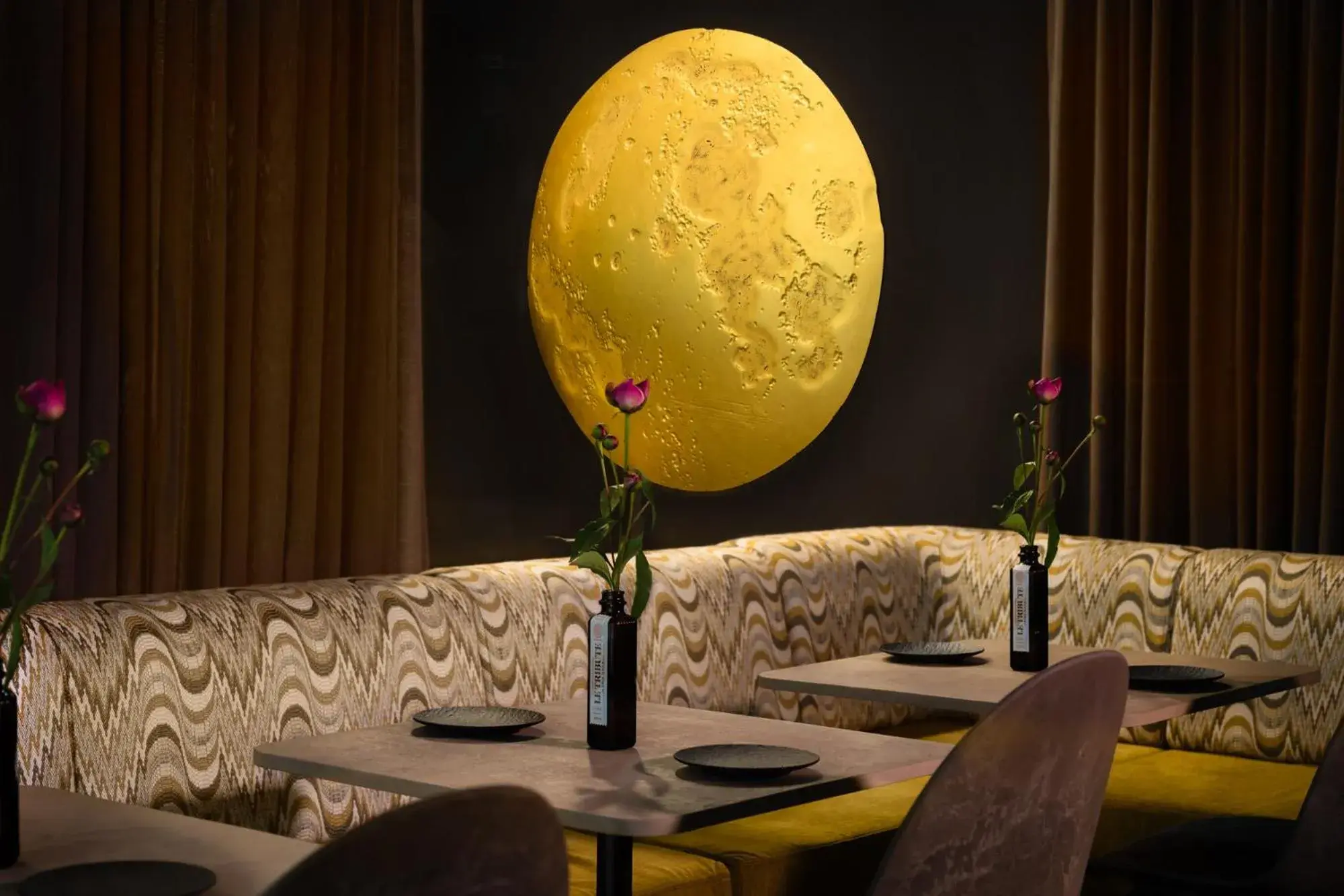 Lounge or bar in MOOONS Vienna Lounge or bar in MOOONS Vienna