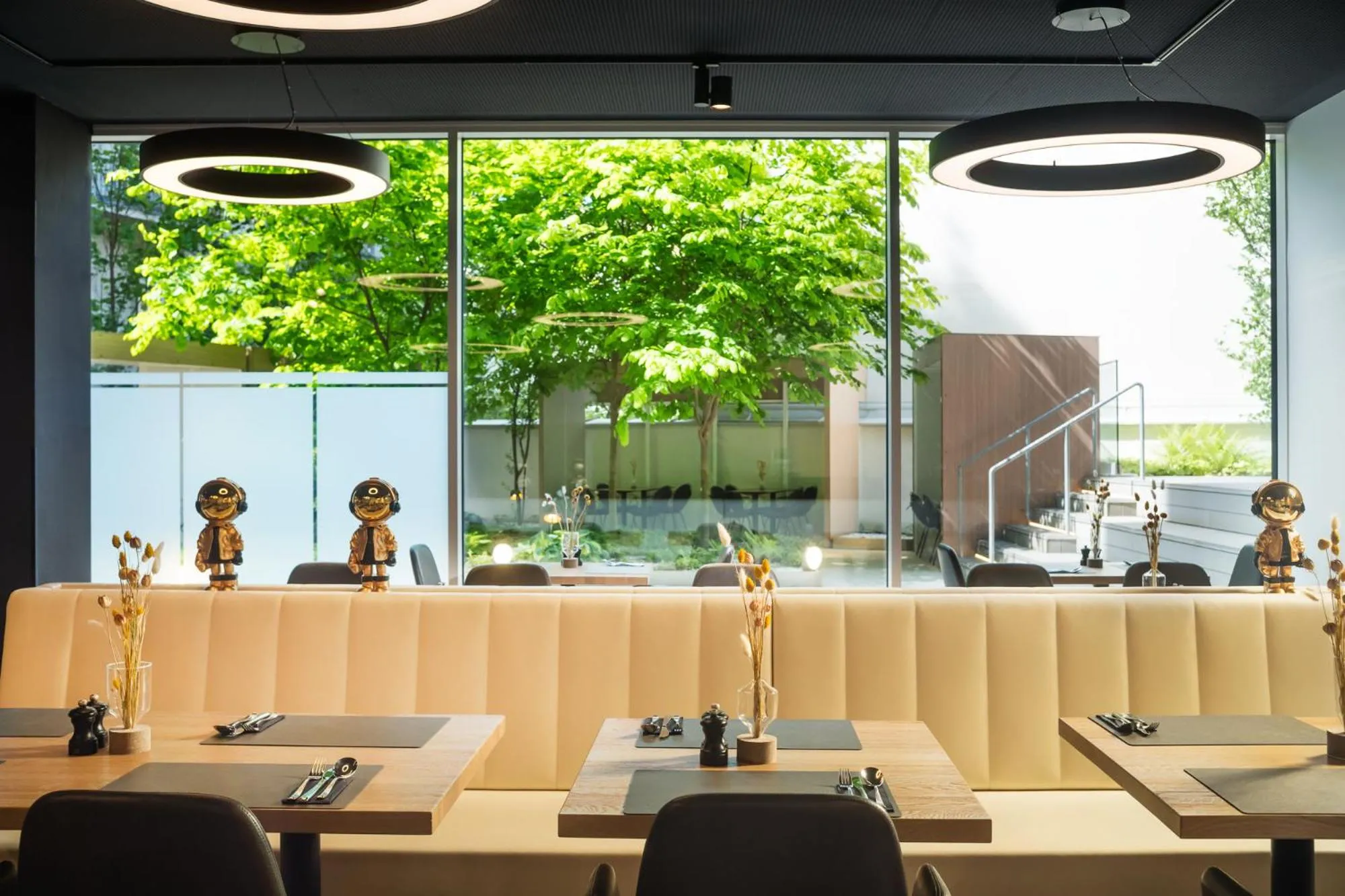 Restaurant/places to eat in MOOONS Vienna