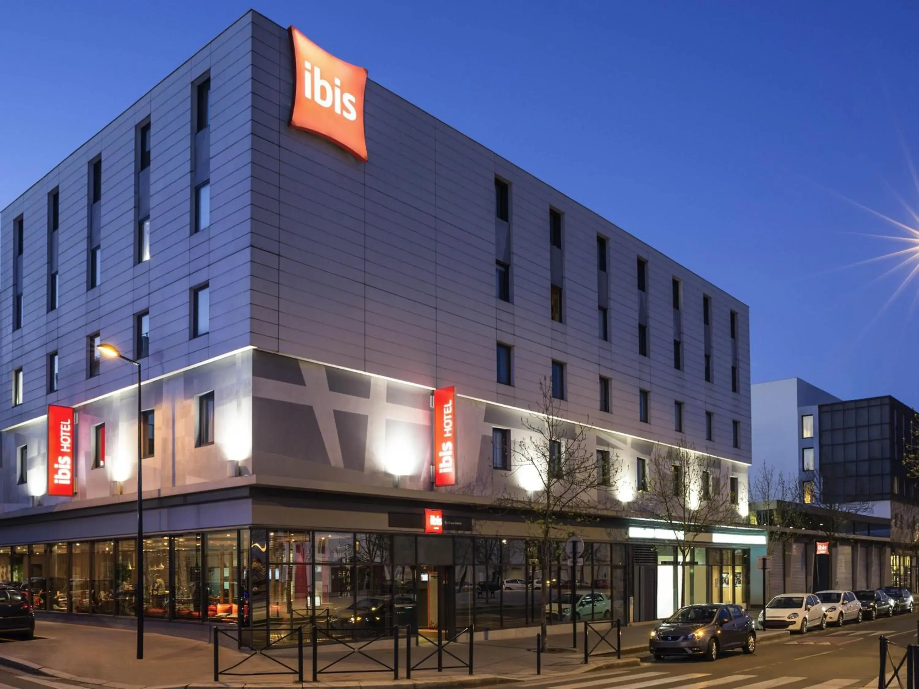 Property building in ibis Bordeaux Centre Bastide Property building in ibis Bordeaux Centre Bastide