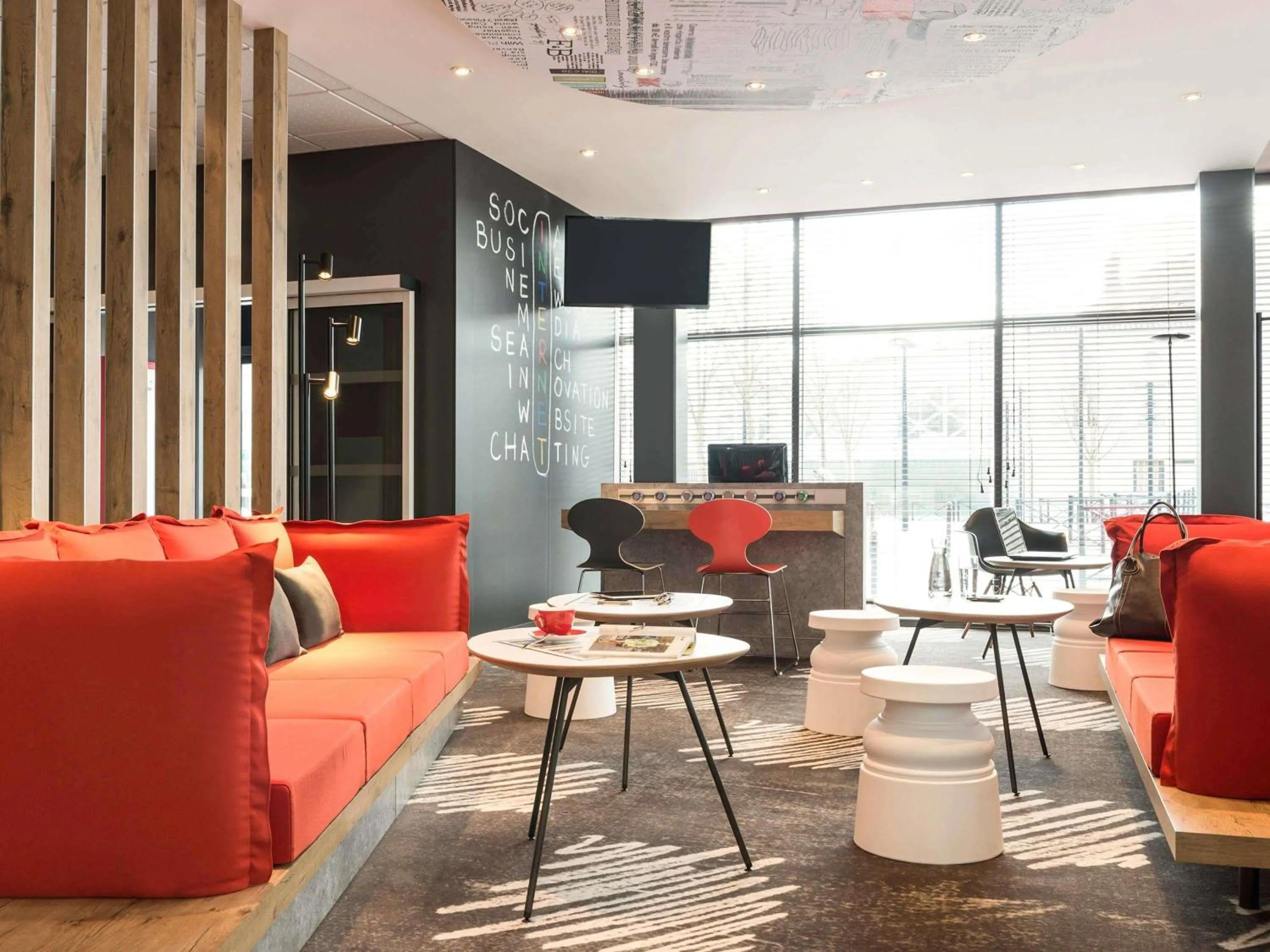 Property building in ibis Bordeaux Centre Bastide