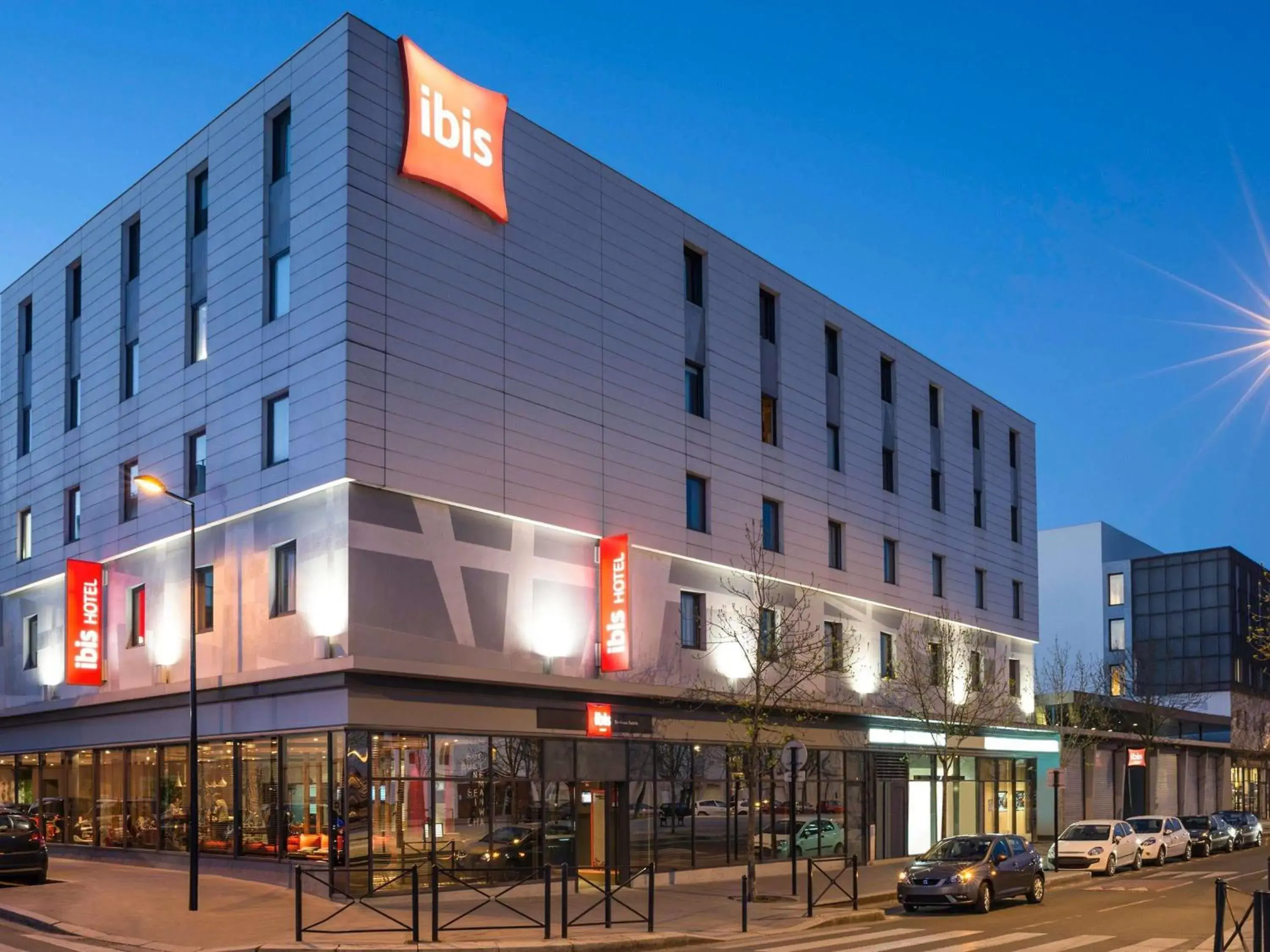 Property building in ibis Bordeaux Centre Bastide Property building in ibis Bordeaux Centre Bastide