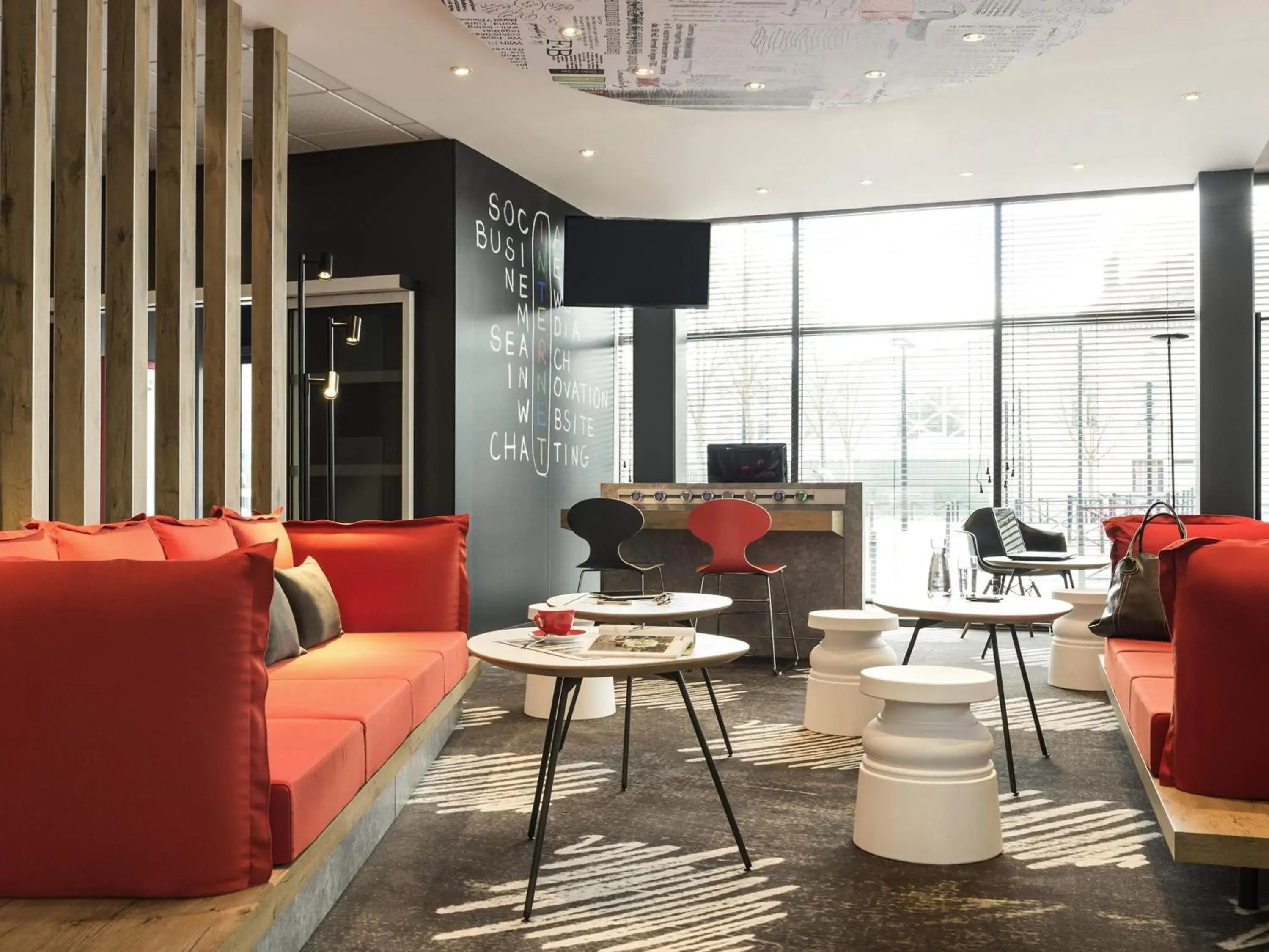 Property building in ibis Bordeaux Centre Bastide Property building in ibis Bordeaux Centre Bastide