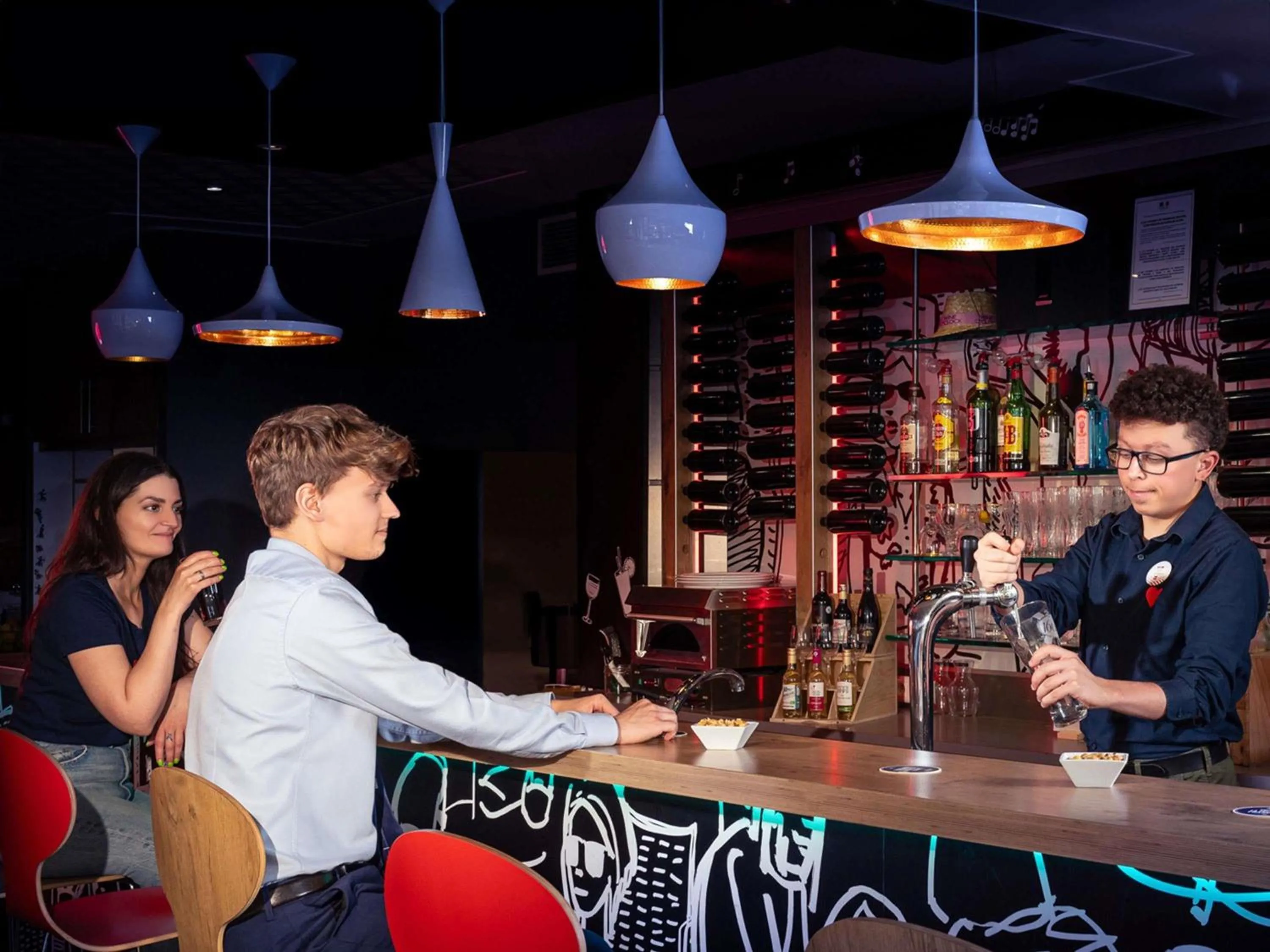 Restaurant/places to eat in ibis Bordeaux Centre Bastide