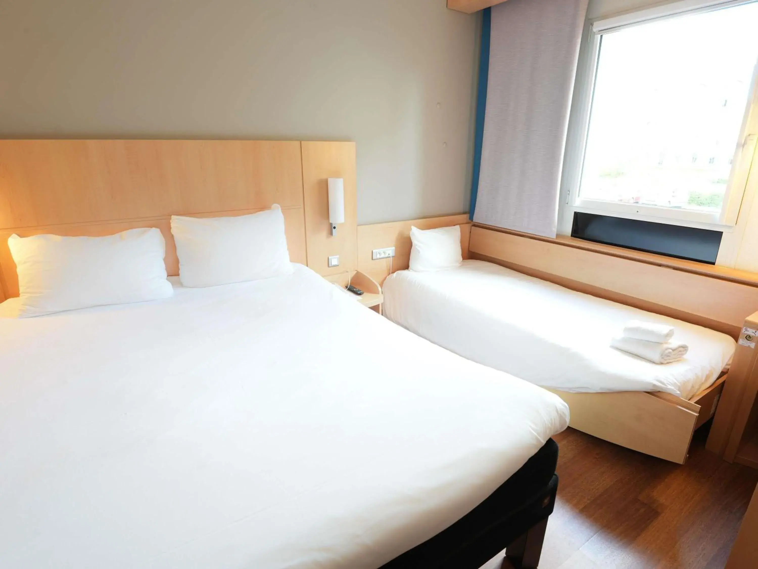 Bedroom, Bed in Ibis Vitré Centre Bedroom, Bed in Ibis Vitré Centre