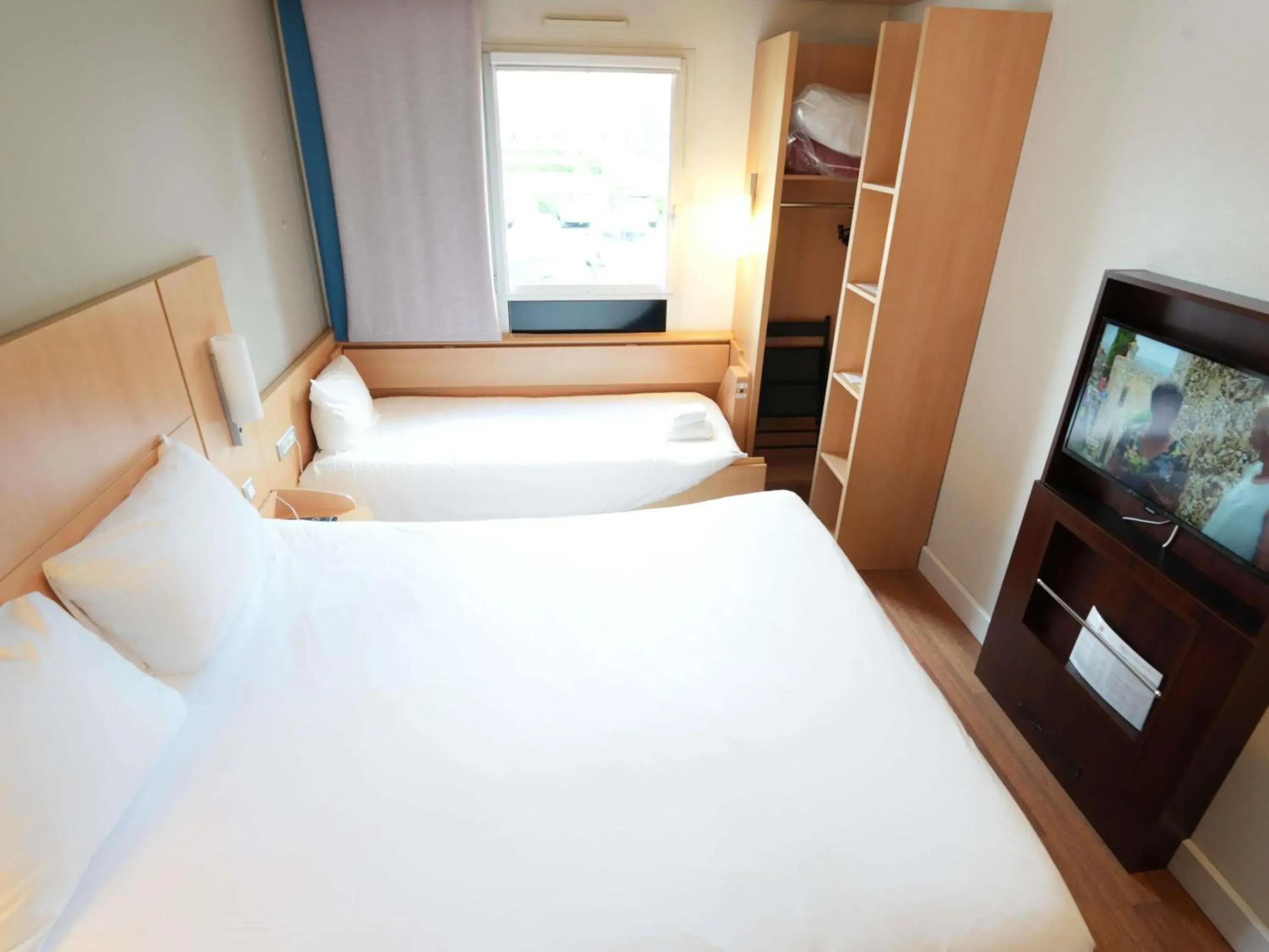 Bedroom, Bed in Ibis Vitré Centre Bedroom, Bed in Ibis Vitré Centre